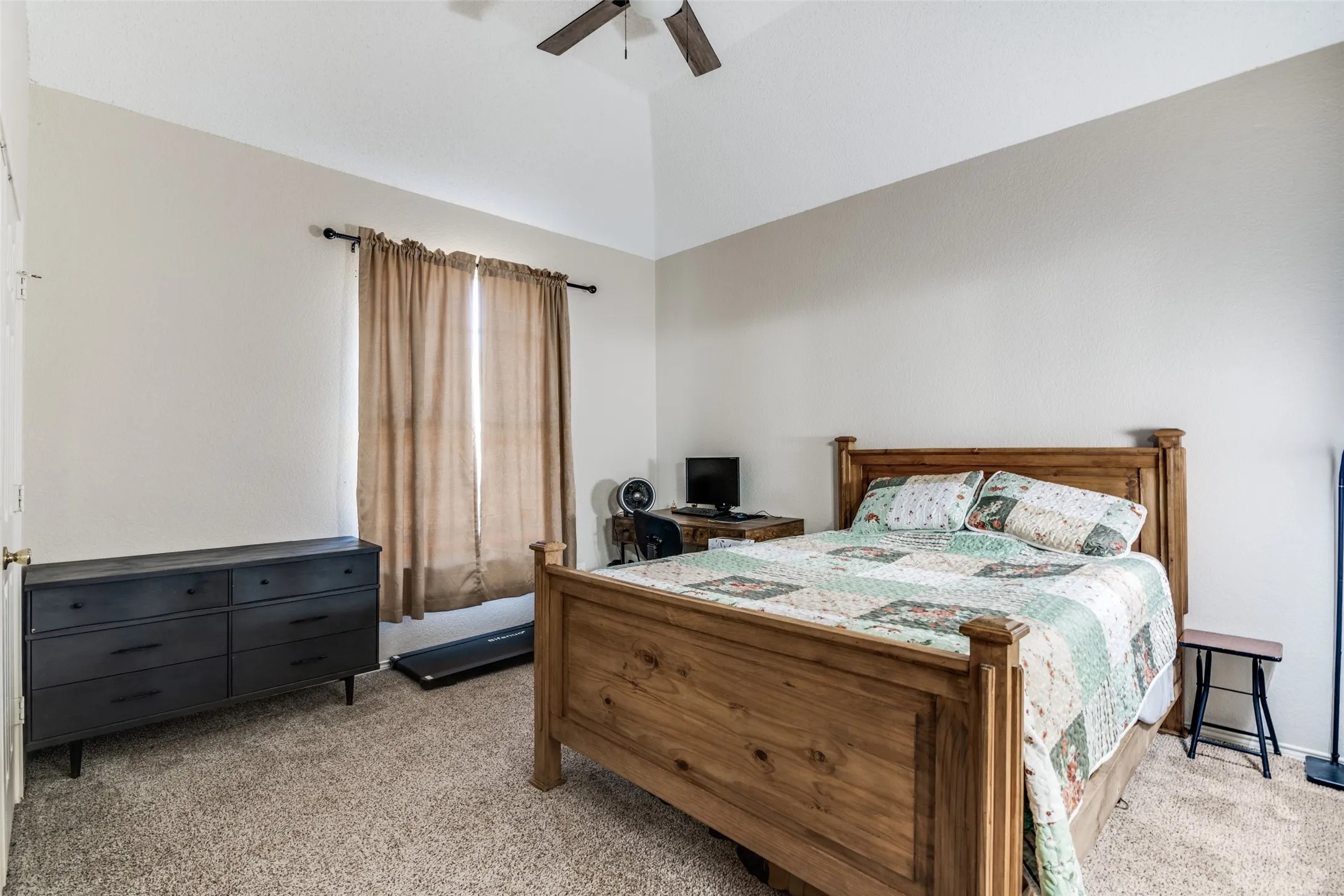 Single Family Residence For Sale in Rockwall County , 7517 Silverthorn Drive, Rowlett, Texas 75089, 5 Bedroom, 4 Bathroom, 2 Garage spaces, 4,095 Sqft, built in 1994, Preowned, mls#21229724, Real Estate Agent in Rowlett, Homes For Sale in Rockwall county, Homes For Sale in Rowlett, Realtor in Rowlett Texas, Real Estate Brokerage Independent Realty Texas, Luminita Cordes Realtor