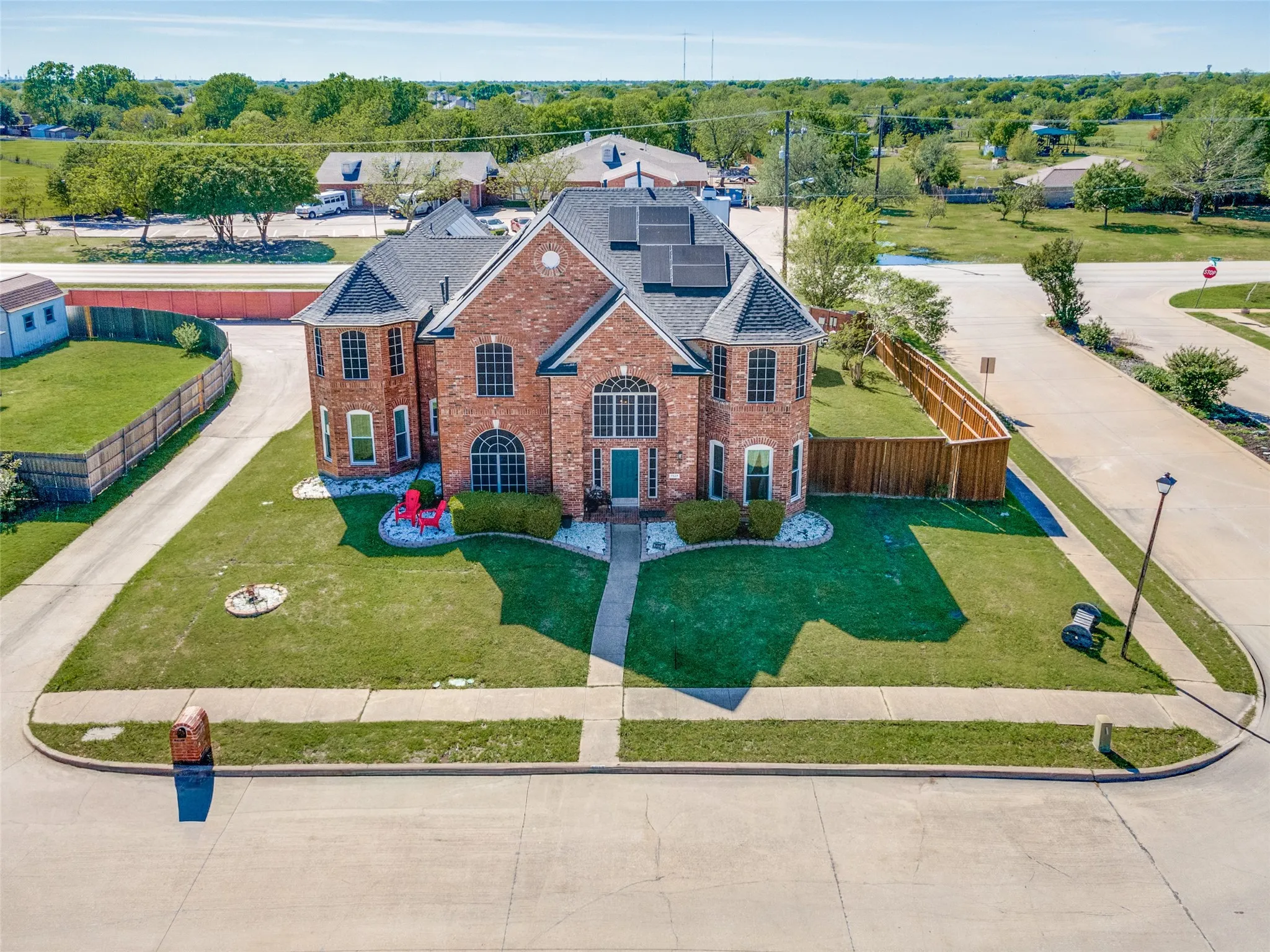 Single Family Residence For Sale in Rockwall County , 7517 Silverthorn Drive, Rowlett, Texas 75089, 5 Bedroom, 4 Bathroom, 2 Garage spaces, 4,095 Sqft, built in 1994, Preowned, mls#21229724, Real Estate Agent in Rowlett, Homes For Sale in Rockwall county, Homes For Sale in Rowlett, Realtor in Rowlett Texas, Real Estate Brokerage Independent Realty Texas, Luminita Cordes Realtor
