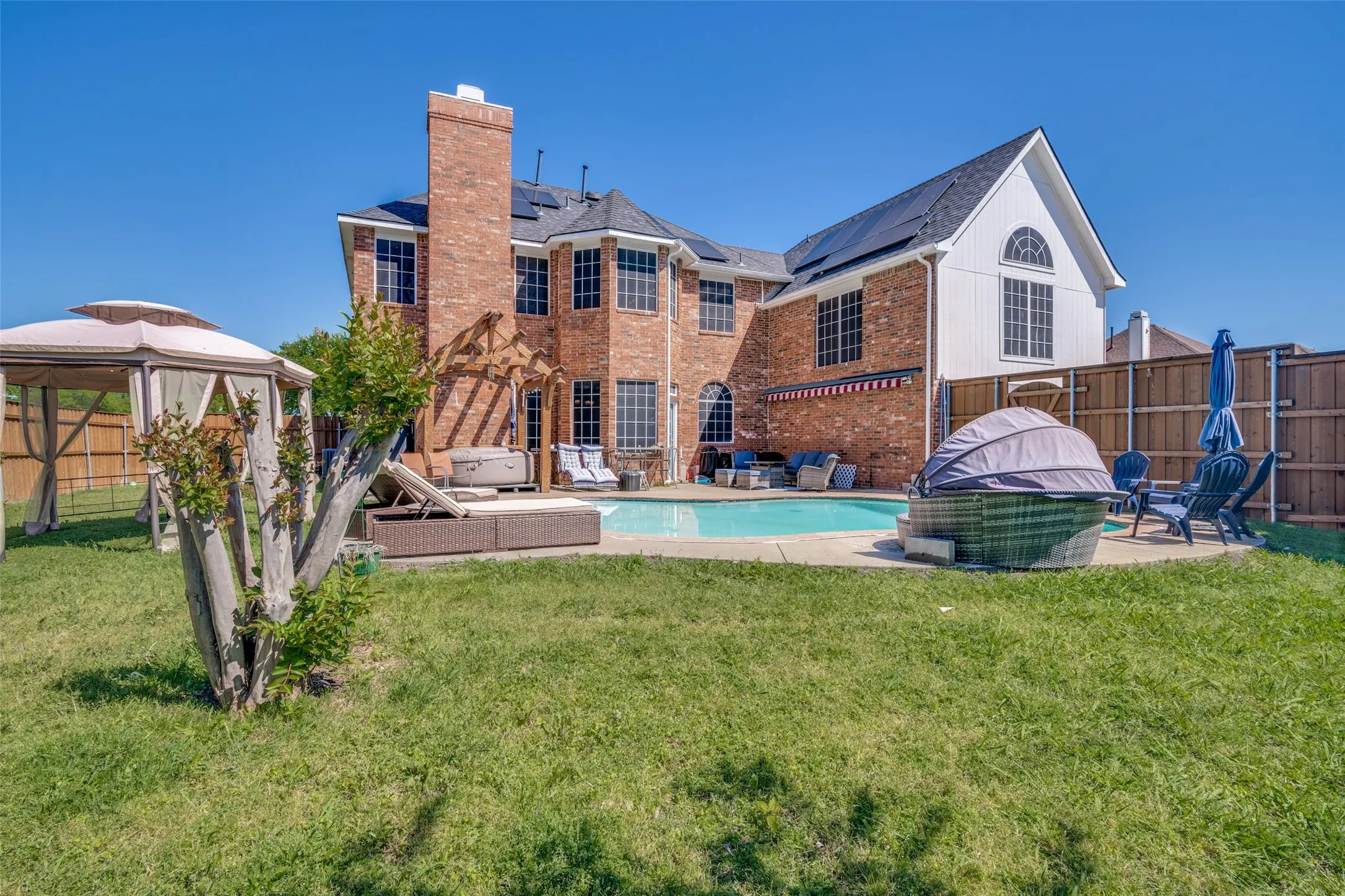 Single Family Residence For Sale in Rockwall County , 7517 Silverthorn Drive, Rowlett, Texas 75089, 5 Bedroom, 4 Bathroom, 2 Garage spaces, 4,095 Sqft, built in 1994, Preowned, mls#21229724, Real Estate Agent in Rowlett, Homes For Sale in Rockwall county, Homes For Sale in Rowlett, Realtor in Rowlett Texas, Real Estate Brokerage Independent Realty Texas, Luminita Cordes Realtor