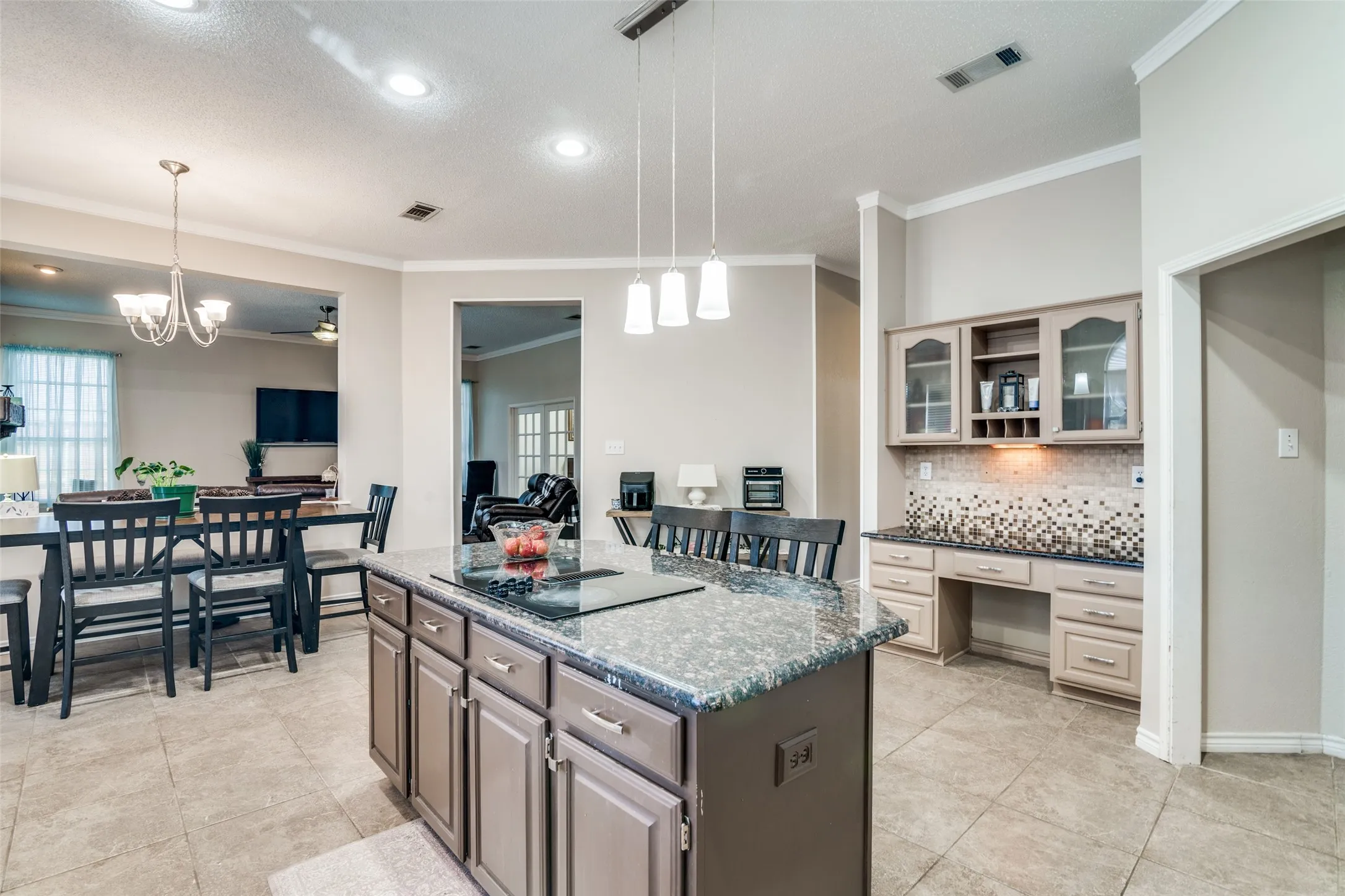 Single Family Residence For Sale in Rockwall County , 7517 Silverthorn Drive, Rowlett, Texas 75089, 5 Bedroom, 4 Bathroom, 2 Garage spaces, 4,095 Sqft, built in 1994, Preowned, mls#21229724, Real Estate Agent in Rowlett, Homes For Sale in Rockwall county, Homes For Sale in Rowlett, Realtor in Rowlett Texas, Real Estate Brokerage Independent Realty Texas, Luminita Cordes Realtor
