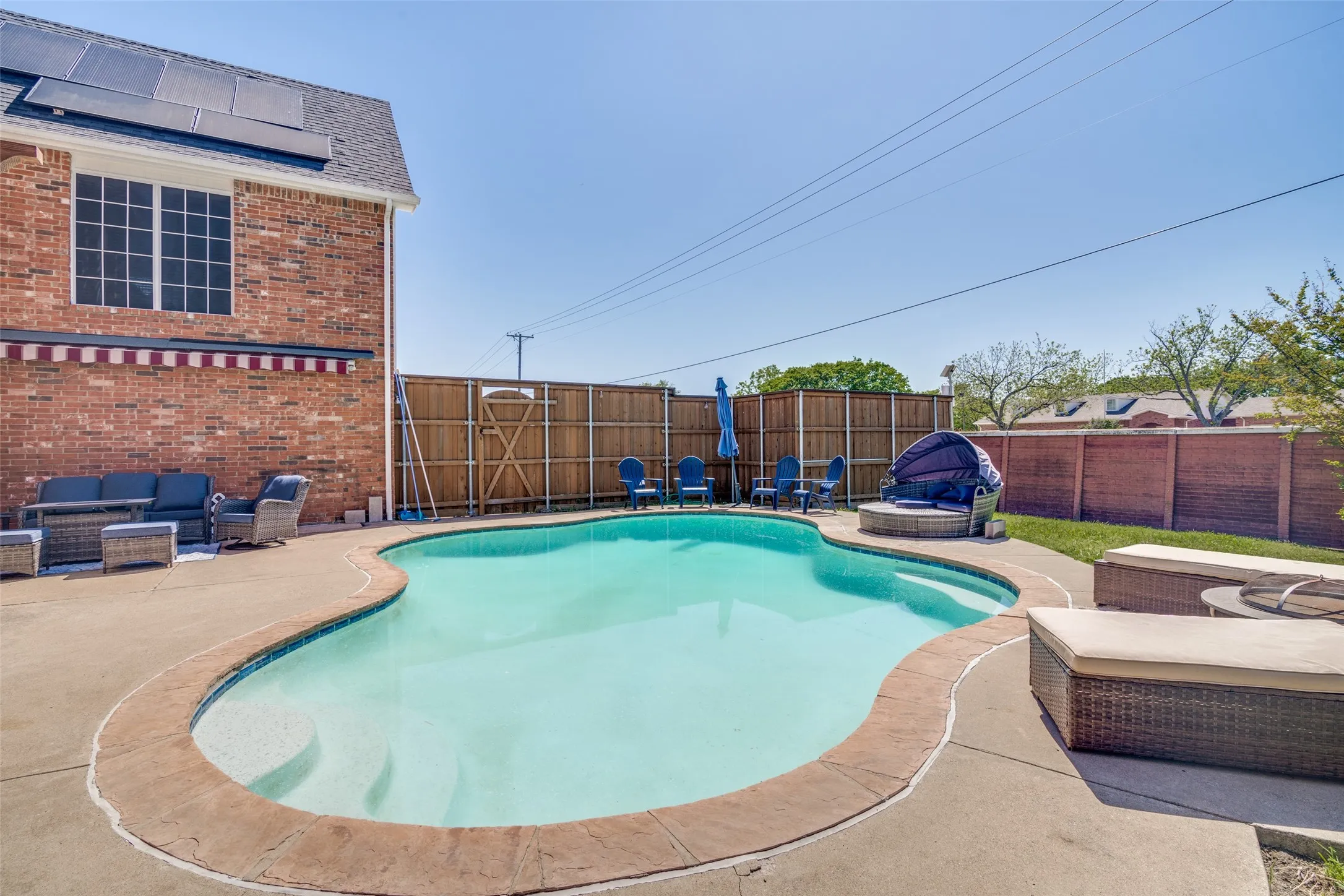 Single Family Residence For Sale in Rockwall County , 7517 Silverthorn Drive, Rowlett, Texas 75089, 5 Bedroom, 4 Bathroom, 2 Garage spaces, 4,095 Sqft, built in 1994, Preowned, mls#21229724, Real Estate Agent in Rowlett, Homes For Sale in Rockwall county, Homes For Sale in Rowlett, Realtor in Rowlett Texas, Real Estate Brokerage Independent Realty Texas, Luminita Cordes Realtor
