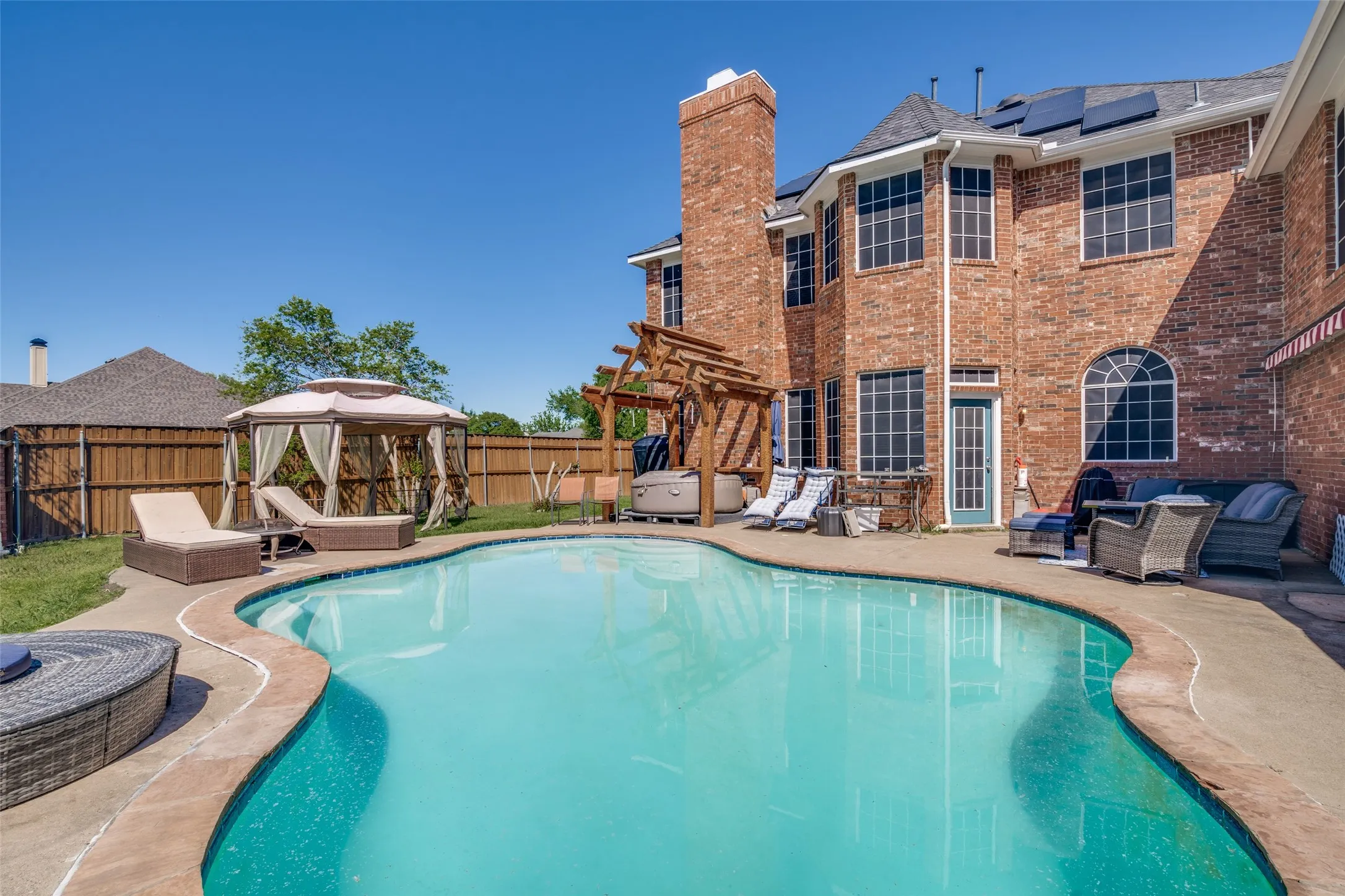 Single Family Residence For Sale in Rockwall County , 7517 Silverthorn Drive, Rowlett, Texas 75089, 5 Bedroom, 4 Bathroom, 2 Garage spaces, 4,095 Sqft, built in 1994, Preowned, mls#21229724, Real Estate Agent in Rowlett, Homes For Sale in Rockwall county, Homes For Sale in Rowlett, Realtor in Rowlett Texas, Real Estate Brokerage Independent Realty Texas, Luminita Cordes Realtor
