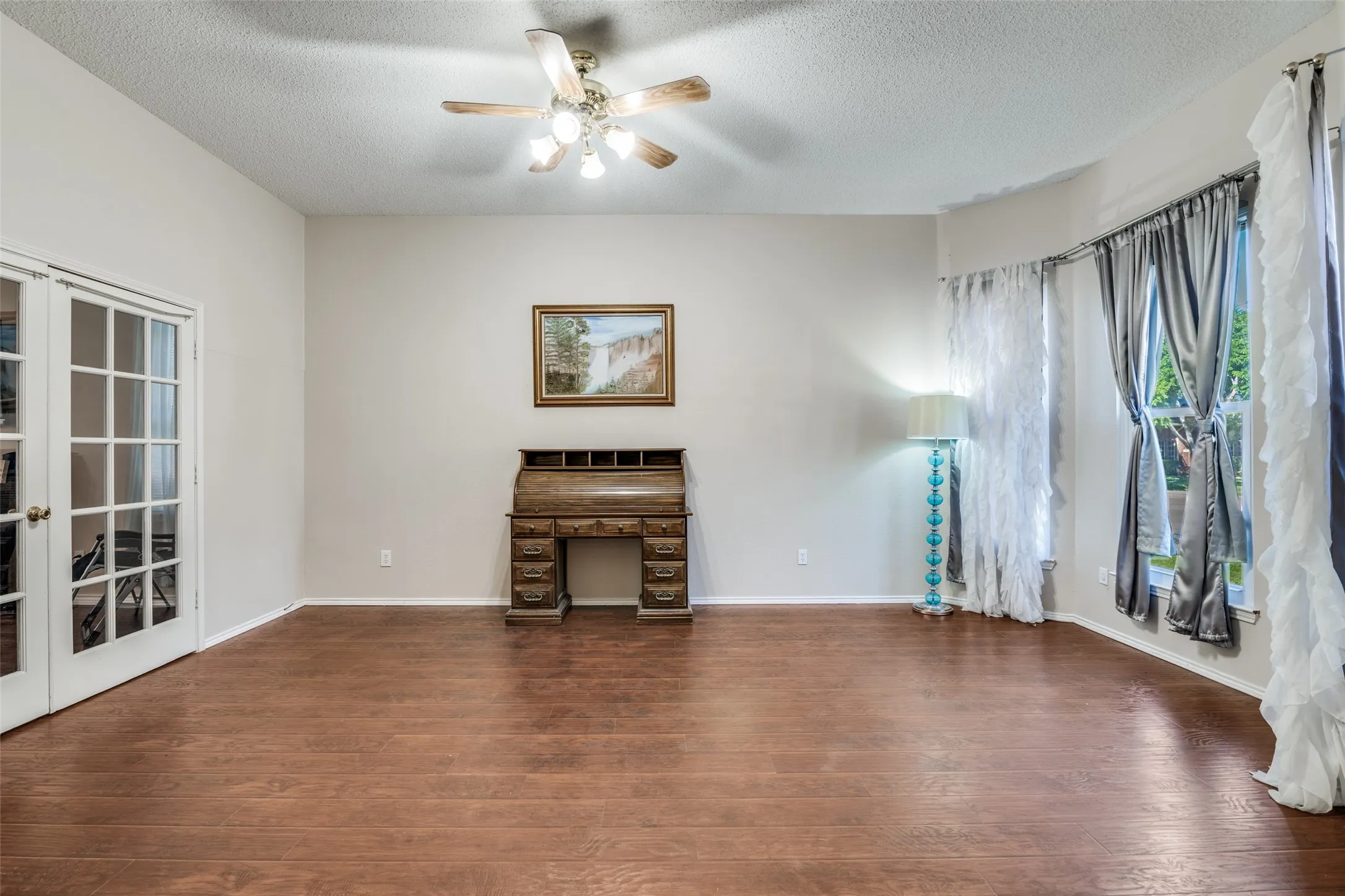 Single Family Residence For Sale in Rockwall County , 7517 Silverthorn Drive, Rowlett, Texas 75089, 5 Bedroom, 4 Bathroom, 2 Garage spaces, 4,095 Sqft, built in 1994, Preowned, mls#21229724, Real Estate Agent in Rowlett, Homes For Sale in Rockwall county, Homes For Sale in Rowlett, Realtor in Rowlett Texas, Real Estate Brokerage Independent Realty Texas, Luminita Cordes Realtor