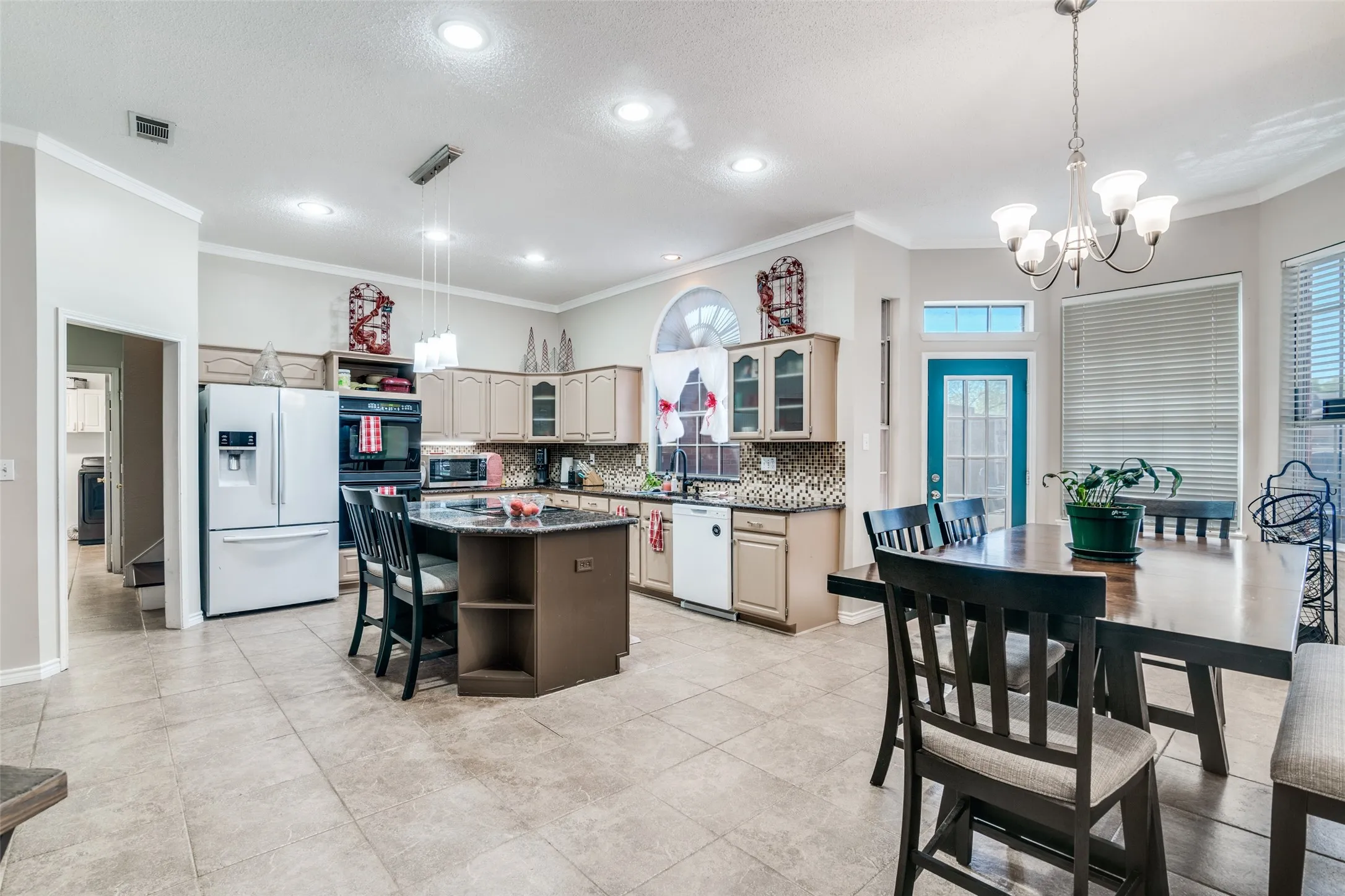 Single Family Residence For Sale in Rockwall County , 7517 Silverthorn Drive, Rowlett, Texas 75089, 5 Bedroom, 4 Bathroom, 2 Garage spaces, 4,095 Sqft, built in 1994, Preowned, mls#21229724, Real Estate Agent in Rowlett, Homes For Sale in Rockwall county, Homes For Sale in Rowlett, Realtor in Rowlett Texas, Real Estate Brokerage Independent Realty Texas, Luminita Cordes Realtor