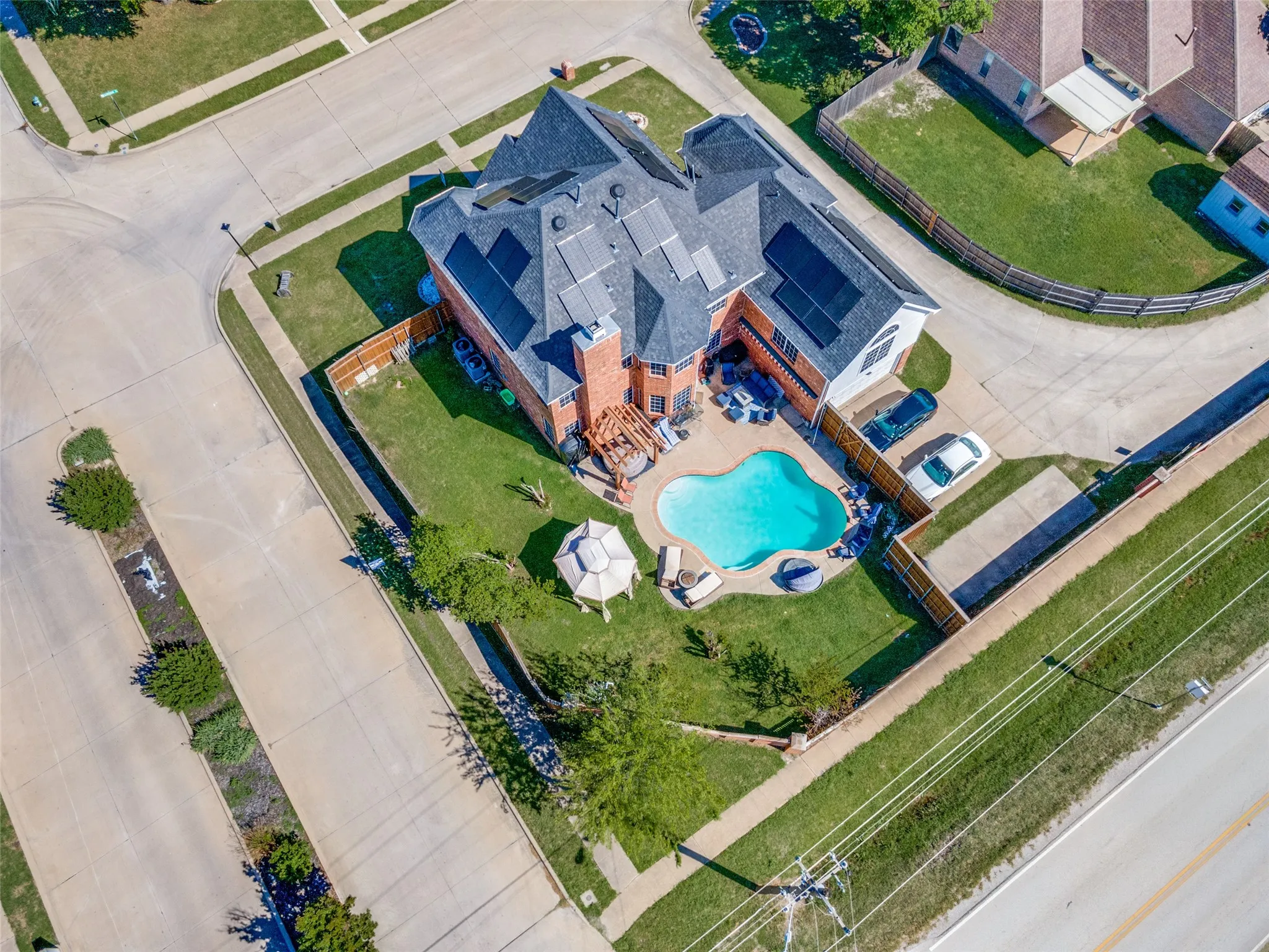 Single Family Residence For Sale in Rockwall County , 7517 Silverthorn Drive, Rowlett, Texas 75089, 5 Bedroom, 4 Bathroom, 2 Garage spaces, 4,095 Sqft, built in 1994, Preowned, mls#21229724, Real Estate Agent in Rowlett, Homes For Sale in Rockwall county, Homes For Sale in Rowlett, Realtor in Rowlett Texas, Real Estate Brokerage Independent Realty Texas, Luminita Cordes Realtor
