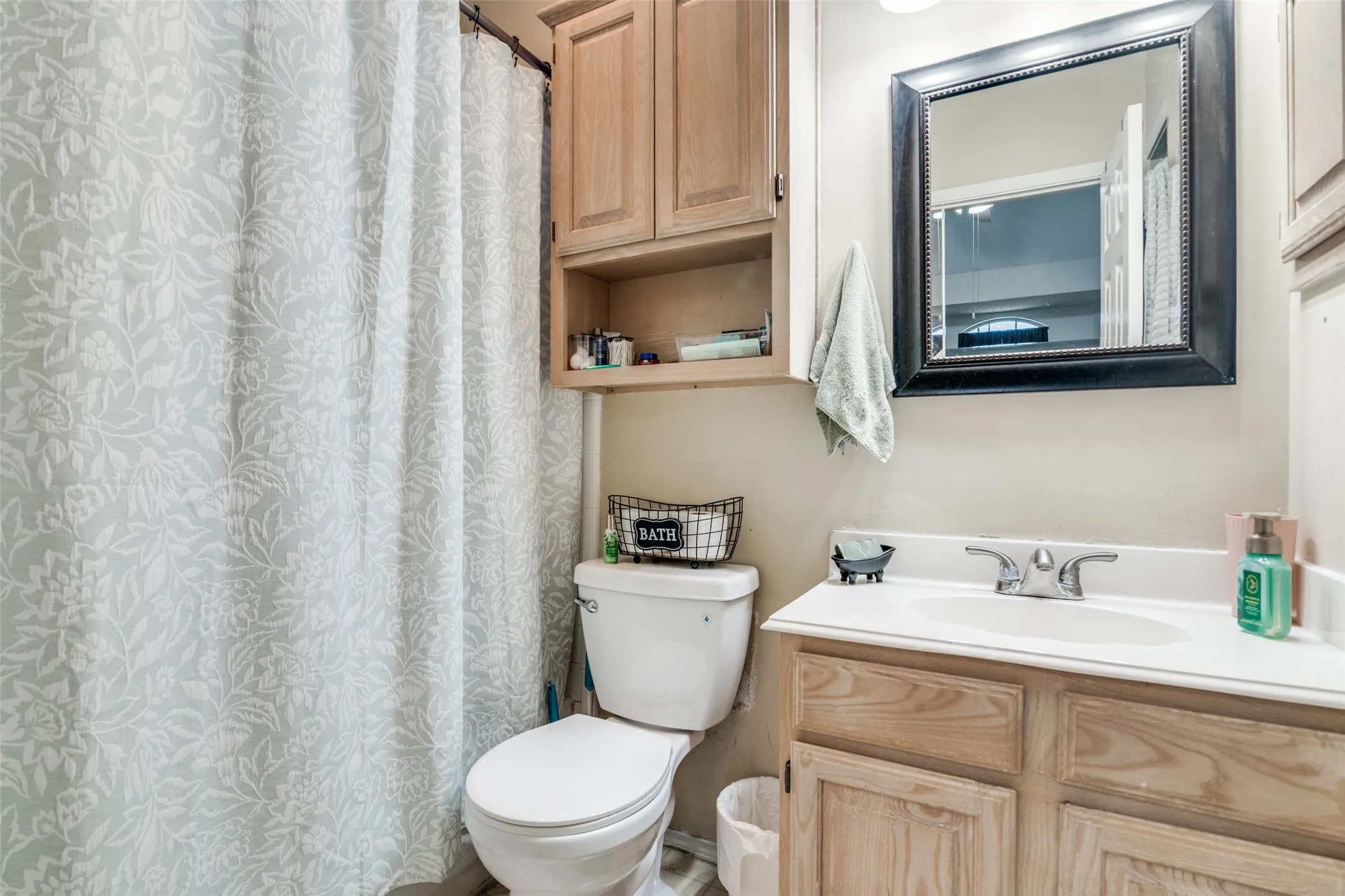 Single Family Residence For Sale in Rockwall County , 7517 Silverthorn Drive, Rowlett, Texas 75089, 5 Bedroom, 4 Bathroom, 2 Garage spaces, 4,095 Sqft, built in 1994, Preowned, mls#21229724, Real Estate Agent in Rowlett, Homes For Sale in Rockwall county, Homes For Sale in Rowlett, Realtor in Rowlett Texas, Real Estate Brokerage Independent Realty Texas, Luminita Cordes Realtor