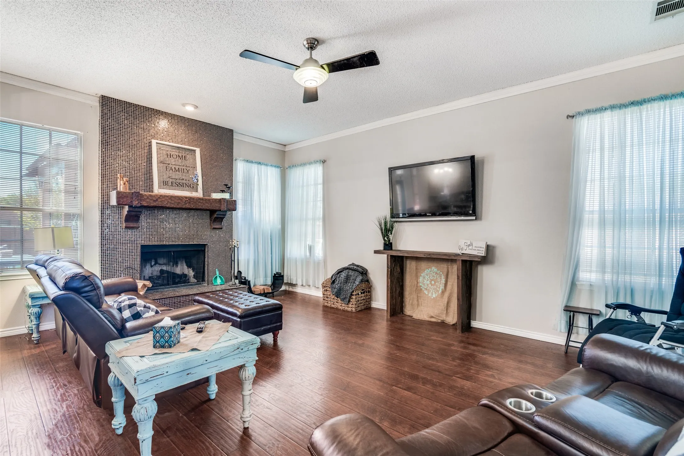 Single Family Residence For Sale in Rockwall County , 7517 Silverthorn Drive, Rowlett, Texas 75089, 5 Bedroom, 4 Bathroom, 2 Garage spaces, 4,095 Sqft, built in 1994, Preowned, mls#21229724, Real Estate Agent in Rowlett, Homes For Sale in Rockwall county, Homes For Sale in Rowlett, Realtor in Rowlett Texas, Real Estate Brokerage Independent Realty Texas, Luminita Cordes Realtor