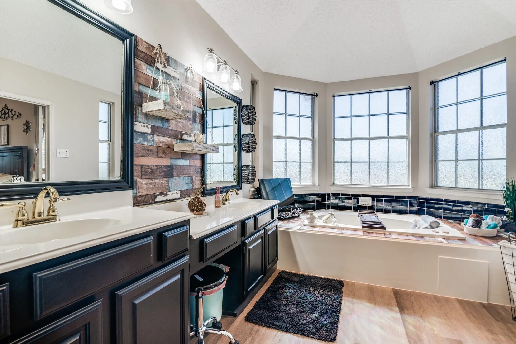 Single Family Residence For Sale in Rockwall County , 7517 Silverthorn Drive, Rowlett, Texas 75089, 5 Bedroom, 4 Bathroom, 2 Garage spaces, 4,095 Sqft, built in 1994, Preowned, mls#21229724, Real Estate Agent in Rowlett, Homes For Sale in Rockwall county, Homes For Sale in Rowlett, Realtor in Rowlett Texas, Real Estate Brokerage Independent Realty Texas, Luminita Cordes Realtor