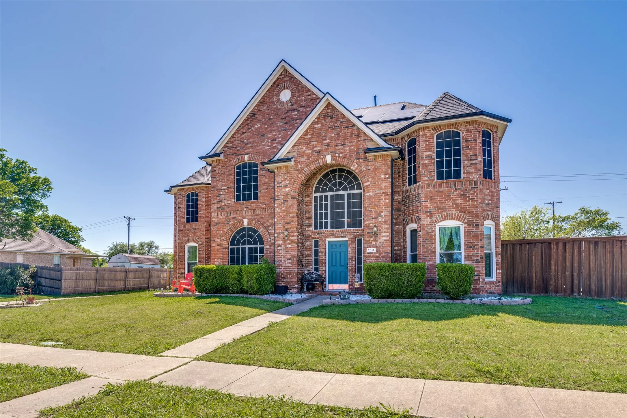 Single Family Residence For Sale in Rockwall County , 7517 Silverthorn Drive, Rowlett, Texas 75089, 5 Bedroom, 4 Bathroom, 2 Garage spaces, 4,095 Sqft, built in 1994, Preowned, mls#21229724, Real Estate Agent in Rowlett, Homes For Sale in Rockwall county, Homes For Sale in Rowlett, Realtor in Rowlett Texas, Real Estate Brokerage Independent Realty Texas, Luminita Cordes Realtor