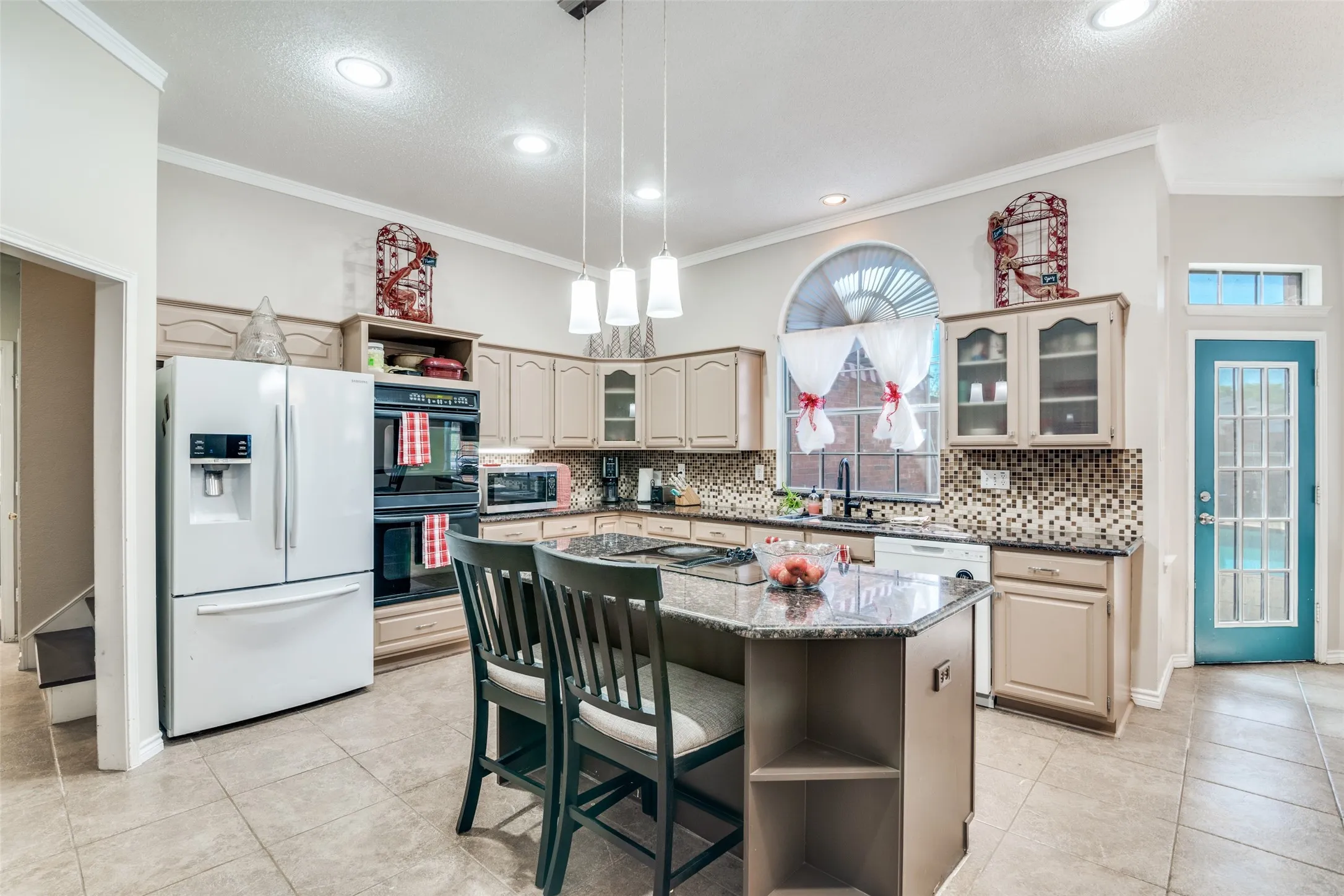 Single Family Residence For Sale in Rockwall County , 7517 Silverthorn Drive, Rowlett, Texas 75089, 5 Bedroom, 4 Bathroom, 2 Garage spaces, 4,095 Sqft, built in 1994, Preowned, mls#21229724, Real Estate Agent in Rowlett, Homes For Sale in Rockwall county, Homes For Sale in Rowlett, Realtor in Rowlett Texas, Real Estate Brokerage Independent Realty Texas, Luminita Cordes Realtor