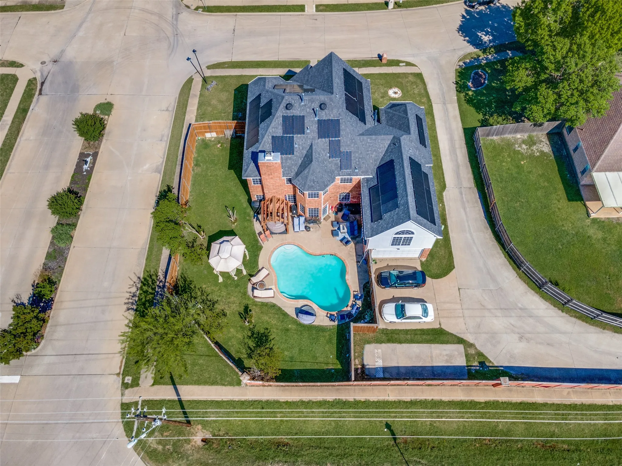 Single Family Residence For Sale in Rockwall County , 7517 Silverthorn Drive, Rowlett, Texas 75089, 5 Bedroom, 4 Bathroom, 2 Garage spaces, 4,095 Sqft, built in 1994, Preowned, mls#21229724, Real Estate Agent in Rowlett, Homes For Sale in Rockwall county, Homes For Sale in Rowlett, Realtor in Rowlett Texas, Real Estate Brokerage Independent Realty Texas, Luminita Cordes Realtor