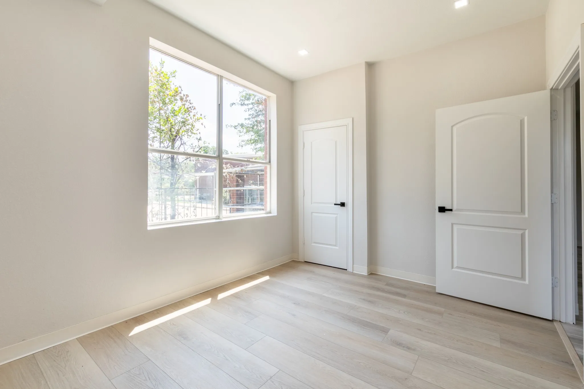 Office For Rent in Tarrant County , 1307 W Abram Street 100, Arlington, Texas 76013, 0, 0, Garage spaces, 0 Sqft, built in 1986, Preowned, Price $4,400, mls#21229204, Real Estate Agent in Arlington, Homes For Rent in Tarrant county, Homes For Rent in Arlington, Realtor in Arlington Texas, Real Estate Brokerage Independent Realty Texas, Luminita Cordes Realtor