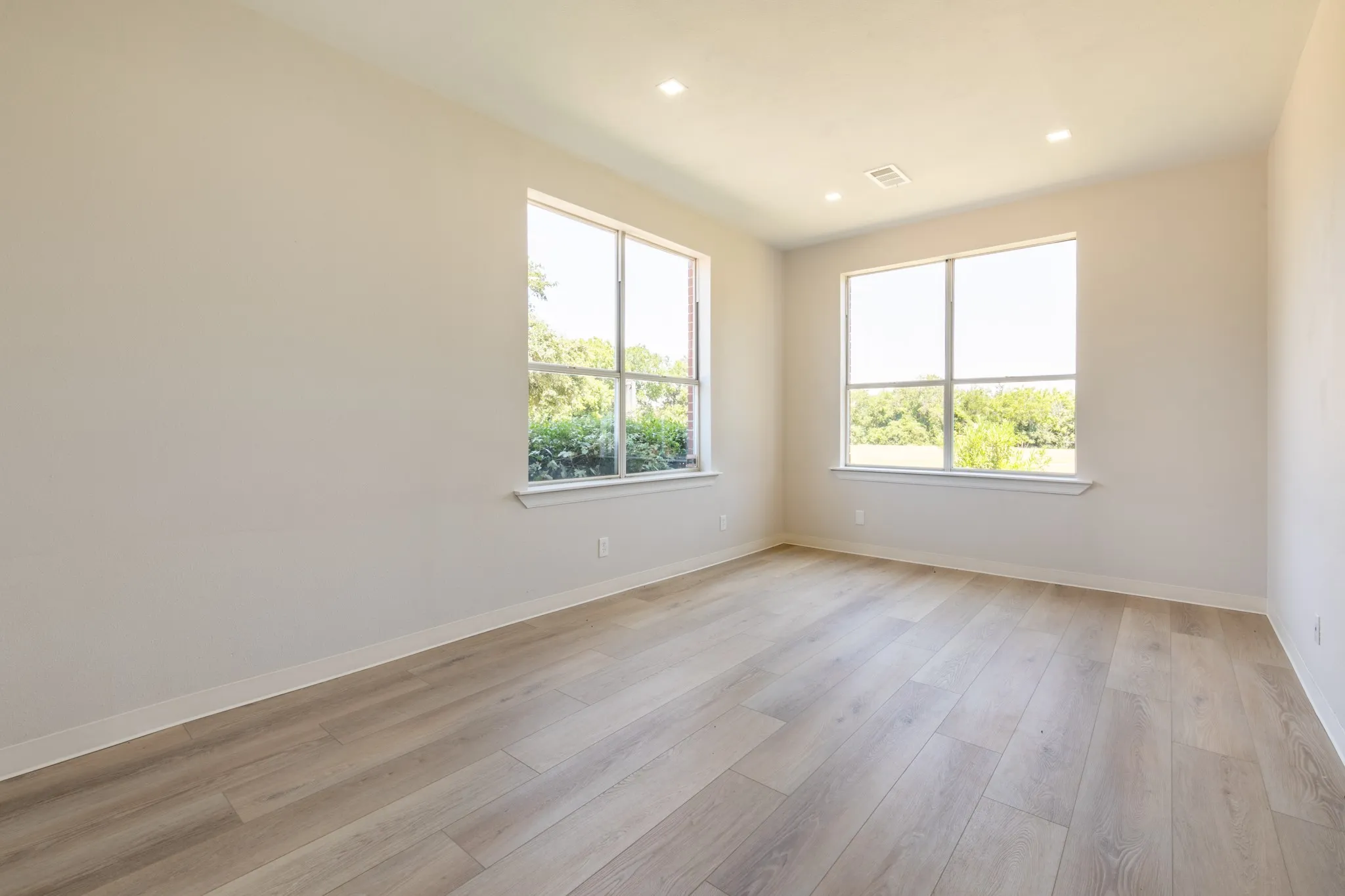 Office For Rent in Tarrant County , 1307 W Abram Street 100, Arlington, Texas 76013, 0, 0, Garage spaces, 0 Sqft, built in 1986, Preowned, Price $4,400, mls#21229204, Real Estate Agent in Arlington, Homes For Rent in Tarrant county, Homes For Rent in Arlington, Realtor in Arlington Texas, Real Estate Brokerage Independent Realty Texas, Luminita Cordes Realtor