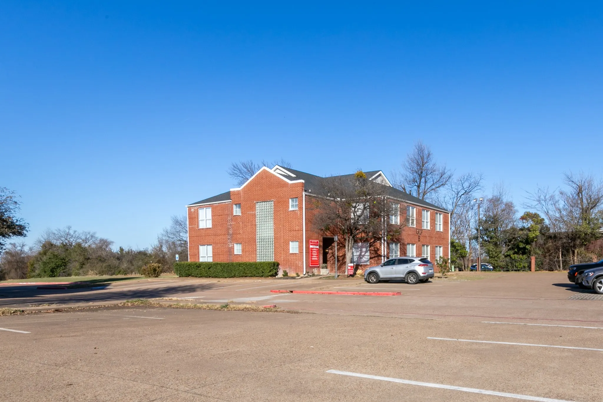Office For Rent in Tarrant County , 1307 W Abram Street 100, Arlington, Texas 76013, 0, 0, Garage spaces, 0 Sqft, built in 1986, Preowned, Price $4,400, mls#21229204, Real Estate Agent in Arlington, Homes For Rent in Tarrant county, Homes For Rent in Arlington, Realtor in Arlington Texas, Real Estate Brokerage Independent Realty Texas, Luminita Cordes Realtor