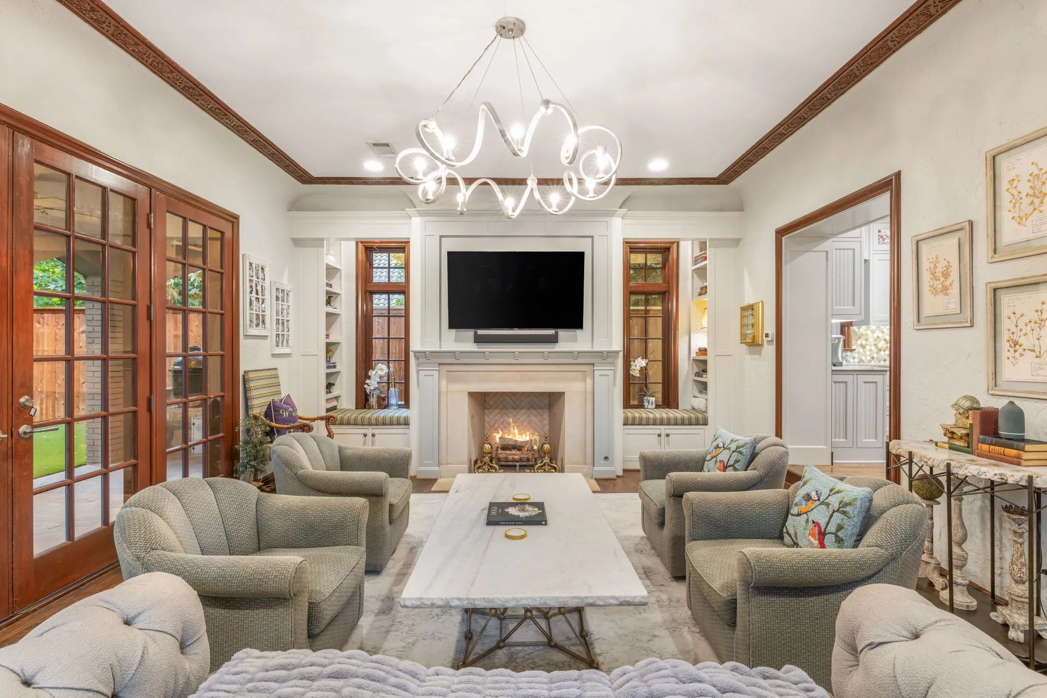 Single Family Residence For Sale in Dallas County , 4309 Beverly Drive, Highland Park, Texas 75205, 4 Bedroom, 4 Bathroom, 2 Garage spaces, 3,876 Sqft, built in 1928, Preowned, mls#21202714, Real Estate Agent in Highland Park, Homes For Sale in Dallas county, Homes For Sale in Highland Park, Realtor in Highland Park Texas, Real Estate Brokerage Independent Realty Texas, Luminita Cordes Realtor