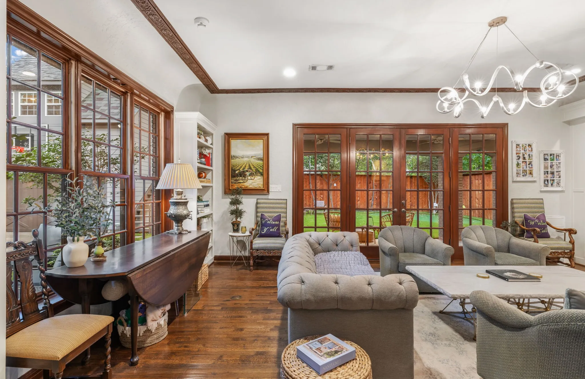 Single Family Residence For Sale in Dallas County , 4309 Beverly Drive, Highland Park, Texas 75205, 4 Bedroom, 4 Bathroom, 2 Garage spaces, 3,876 Sqft, built in 1928, Preowned, mls#21202714, Real Estate Agent in Highland Park, Homes For Sale in Dallas county, Homes For Sale in Highland Park, Realtor in Highland Park Texas, Real Estate Brokerage Independent Realty Texas, Luminita Cordes Realtor