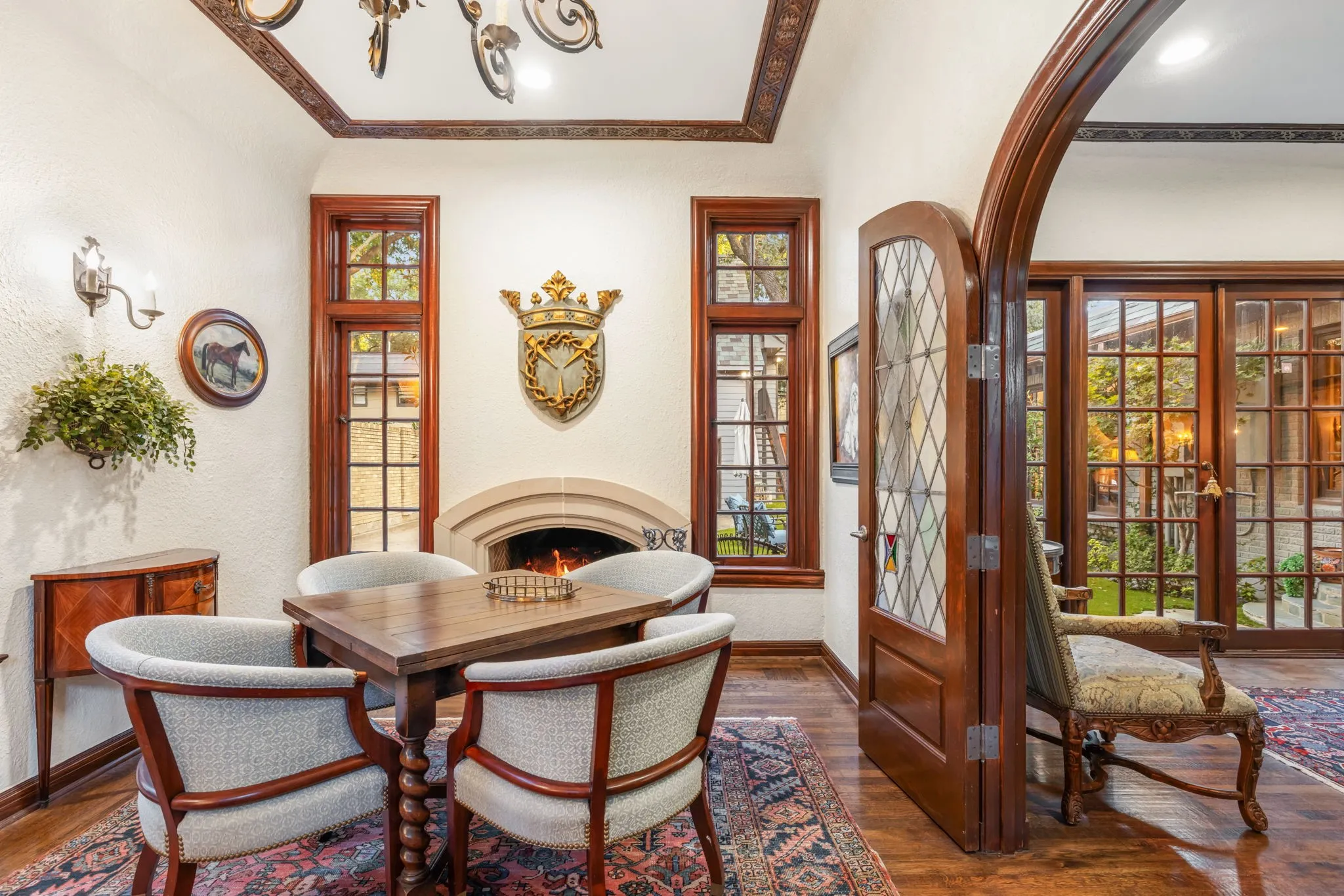 Single Family Residence For Sale in Dallas County , 4309 Beverly Drive, Highland Park, Texas 75205, 4 Bedroom, 4 Bathroom, 2 Garage spaces, 3,876 Sqft, built in 1928, Preowned, mls#21202714, Real Estate Agent in Highland Park, Homes For Sale in Dallas county, Homes For Sale in Highland Park, Realtor in Highland Park Texas, Real Estate Brokerage Independent Realty Texas, Luminita Cordes Realtor