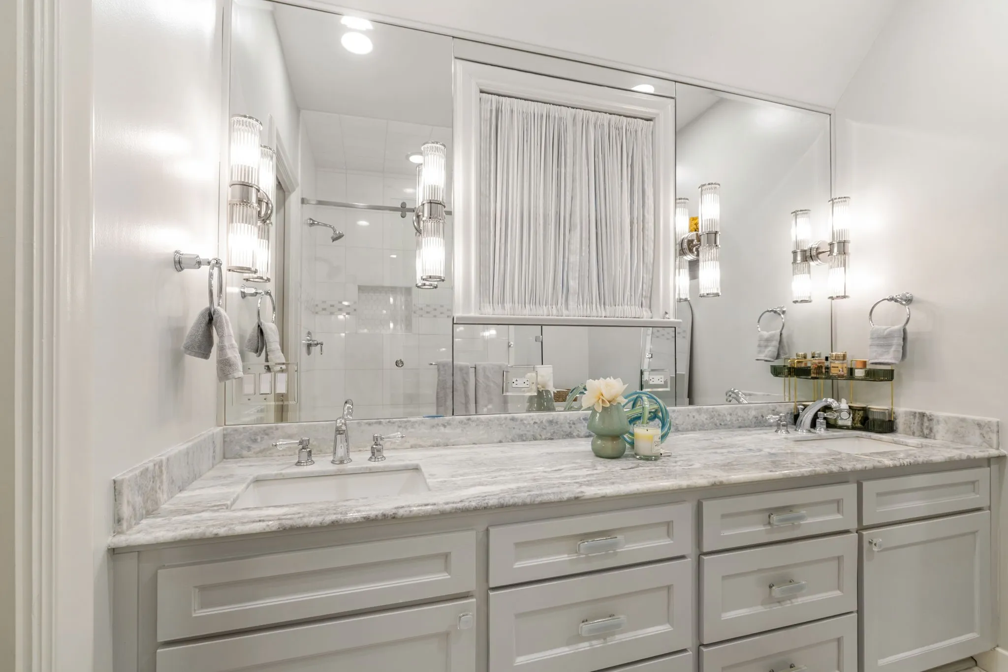 Single Family Residence For Sale in Dallas County , 4309 Beverly Drive, Highland Park, Texas 75205, 4 Bedroom, 4 Bathroom, 2 Garage spaces, 3,876 Sqft, built in 1928, Preowned, mls#21202714, Real Estate Agent in Highland Park, Homes For Sale in Dallas county, Homes For Sale in Highland Park, Realtor in Highland Park Texas, Real Estate Brokerage Independent Realty Texas, Luminita Cordes Realtor