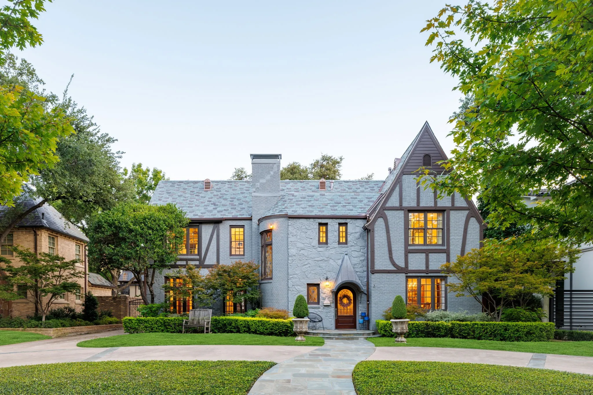 Single Family Residence For Sale in Dallas County , 4309 Beverly Drive, Highland Park, Texas 75205, 4 Bedroom, 4 Bathroom, 2 Garage spaces, 3,876 Sqft, built in 1928, Preowned, mls#21202714, Real Estate Agent in Highland Park, Homes For Sale in Dallas county, Homes For Sale in Highland Park, Realtor in Highland Park Texas, Real Estate Brokerage Independent Realty Texas, Luminita Cordes Realtor