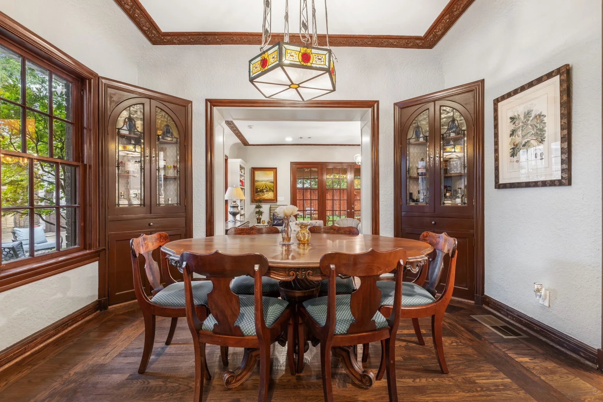 Single Family Residence For Sale in Dallas County , 4309 Beverly Drive, Highland Park, Texas 75205, 4 Bedroom, 4 Bathroom, 2 Garage spaces, 3,876 Sqft, built in 1928, Preowned, mls#21202714, Real Estate Agent in Highland Park, Homes For Sale in Dallas county, Homes For Sale in Highland Park, Realtor in Highland Park Texas, Real Estate Brokerage Independent Realty Texas, Luminita Cordes Realtor
