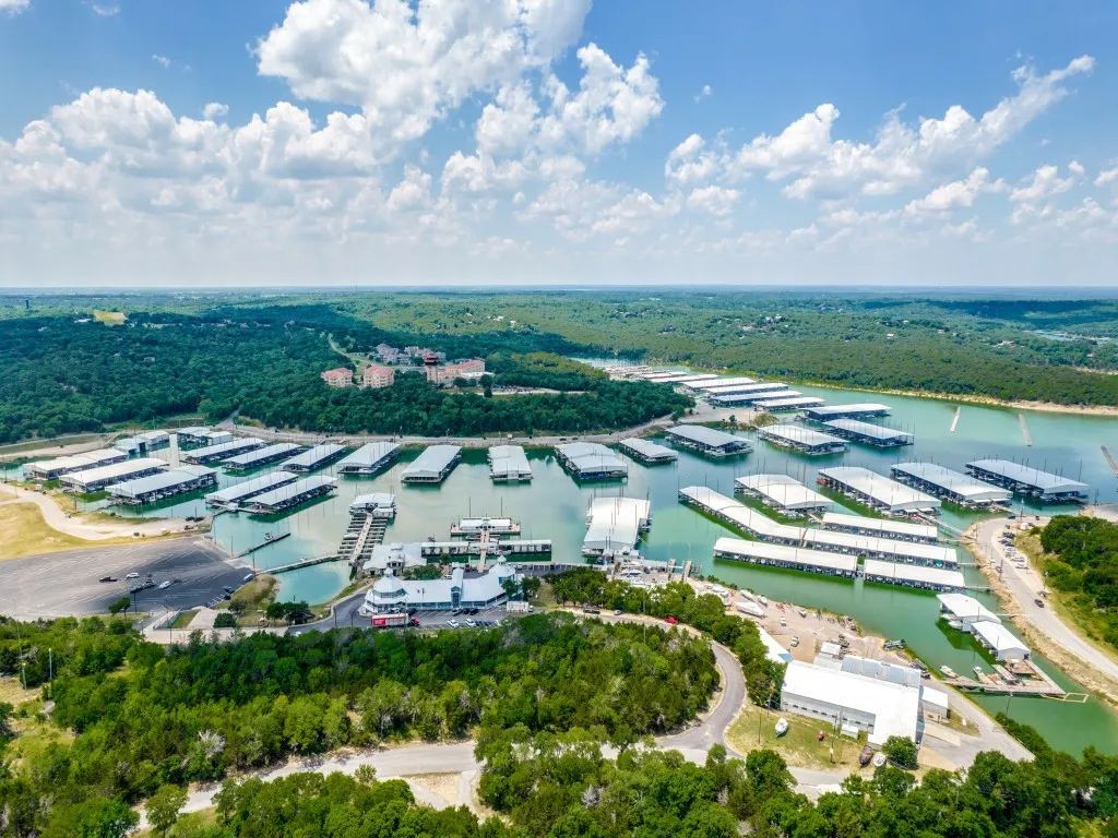 Condominium For Sale in Grayson County , 2164 Tanglewood Boulevard A105, Pottsboro, Texas 75076, 2 Bedroom, 3 Bathroom, Garage spaces, 1,251 Sqft, built in 1985, Preowned, mls#21229716, Real Estate Agent in Pottsboro, Homes For Sale in Grayson county, Homes For Sale in Pottsboro, Realtor in Pottsboro Texas, Real Estate Brokerage Independent Realty Texas, Luminita Cordes Realtor