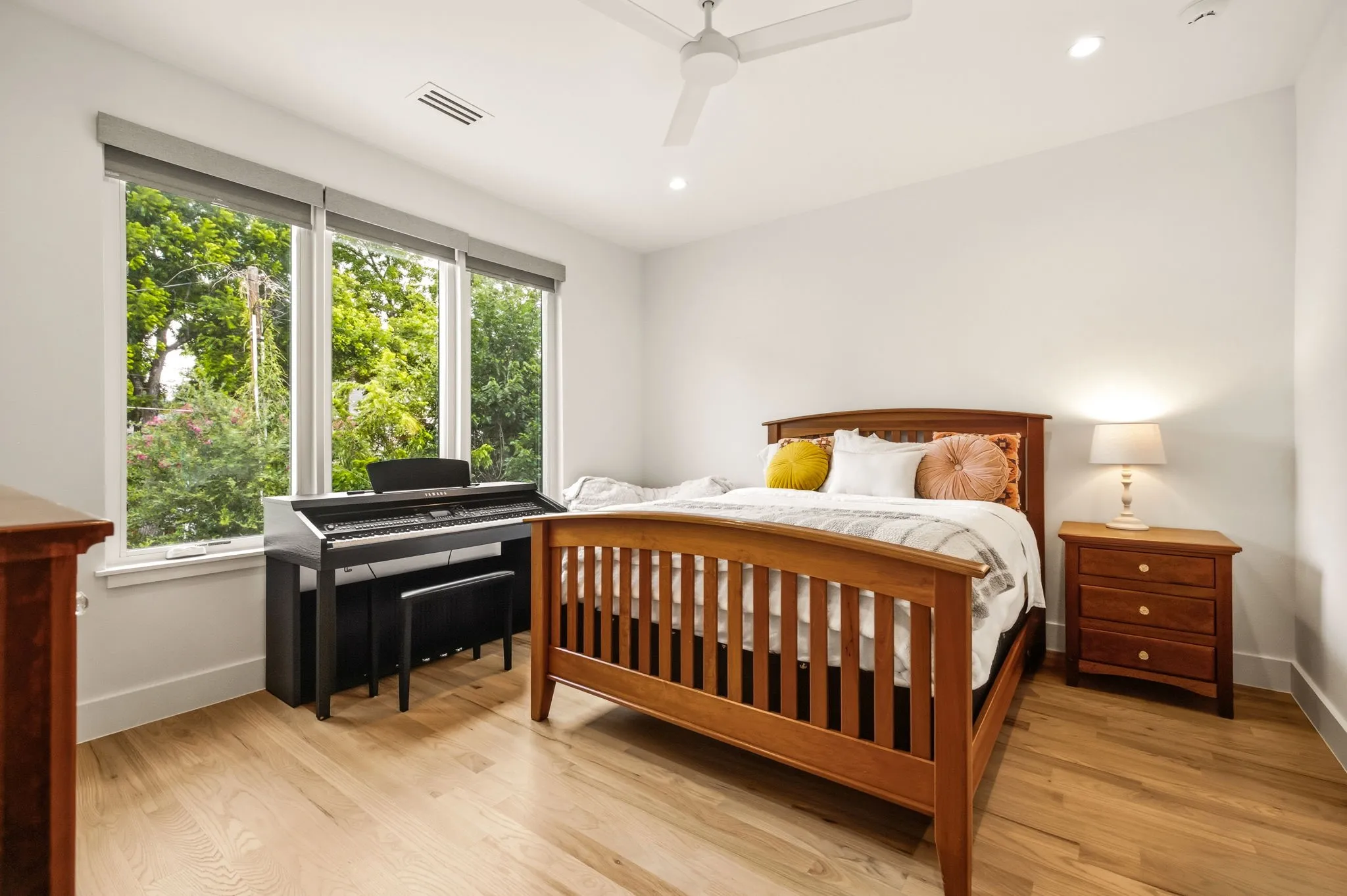 Single Family Residence For Sale in Dallas County , 5133 Vickery Boulevard, Dallas, Texas 75206, 3 Bedroom, 5 Bathroom, 2 Garage spaces, 4,001 Sqft, built in 2023, Preowned, mls#21229890, Real Estate Agent in Dallas, Homes For Sale in Dallas county, Homes For Sale in Dallas, Realtor in Dallas Texas, Real Estate Brokerage Independent Realty Texas, Luminita Cordes Realtor