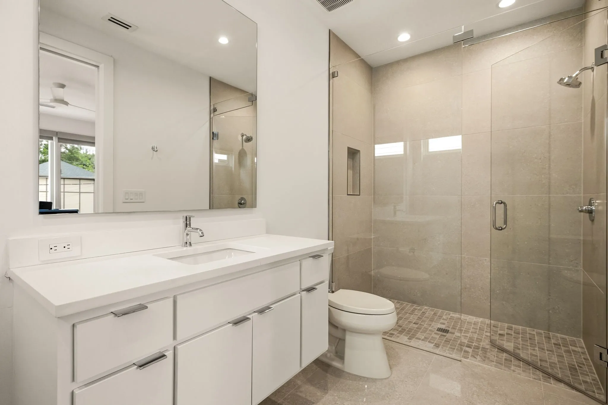 Single Family Residence For Sale in Dallas County , 5133 Vickery Boulevard, Dallas, Texas 75206, 3 Bedroom, 5 Bathroom, 2 Garage spaces, 4,001 Sqft, built in 2023, Preowned, mls#21229890, Real Estate Agent in Dallas, Homes For Sale in Dallas county, Homes For Sale in Dallas, Realtor in Dallas Texas, Real Estate Brokerage Independent Realty Texas, Luminita Cordes Realtor