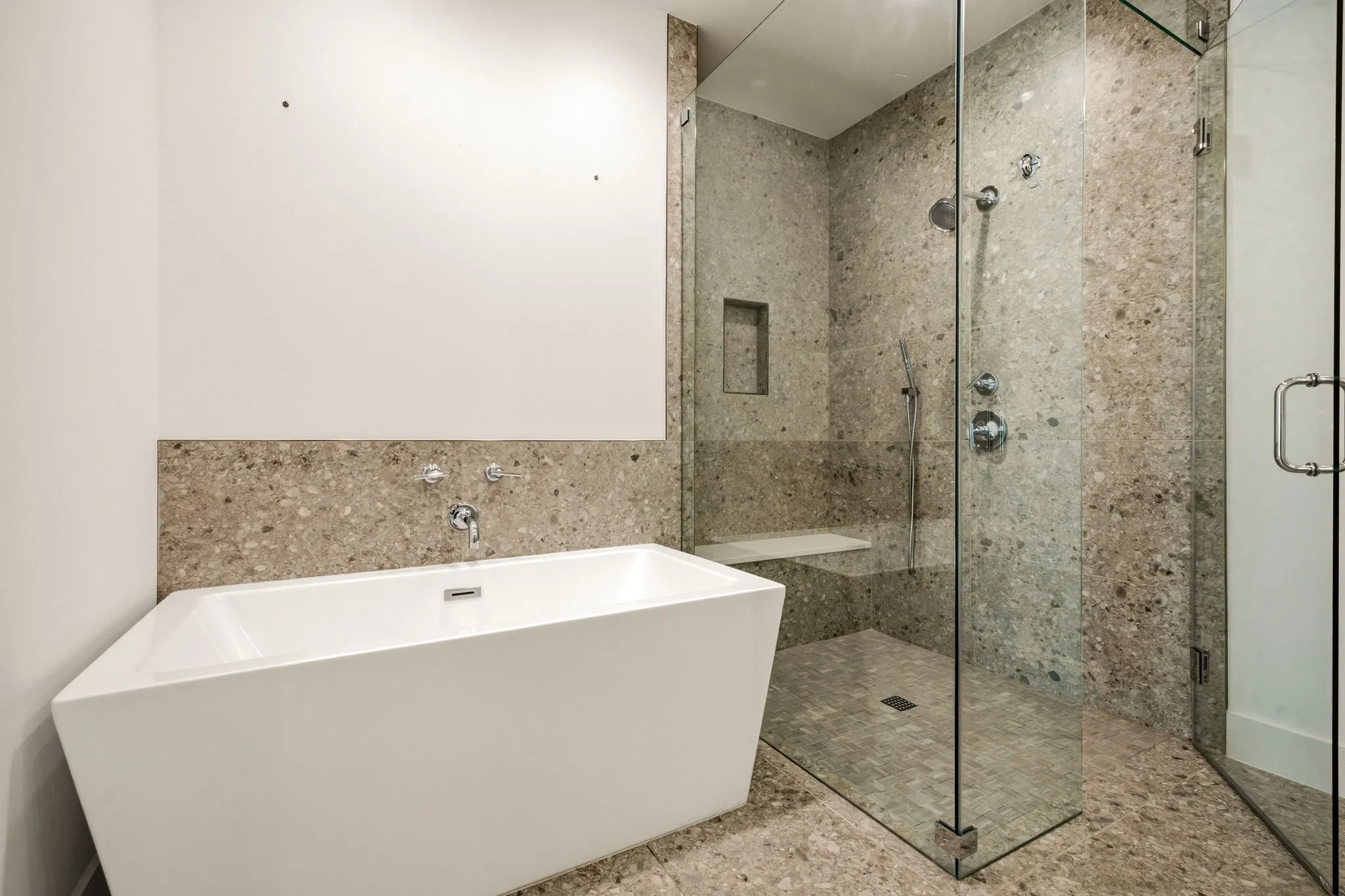 Single Family Residence For Sale in Dallas County , 5133 Vickery Boulevard, Dallas, Texas 75206, 3 Bedroom, 5 Bathroom, 2 Garage spaces, 4,001 Sqft, built in 2023, Preowned, mls#21229890, Real Estate Agent in Dallas, Homes For Sale in Dallas county, Homes For Sale in Dallas, Realtor in Dallas Texas, Real Estate Brokerage Independent Realty Texas, Luminita Cordes Realtor