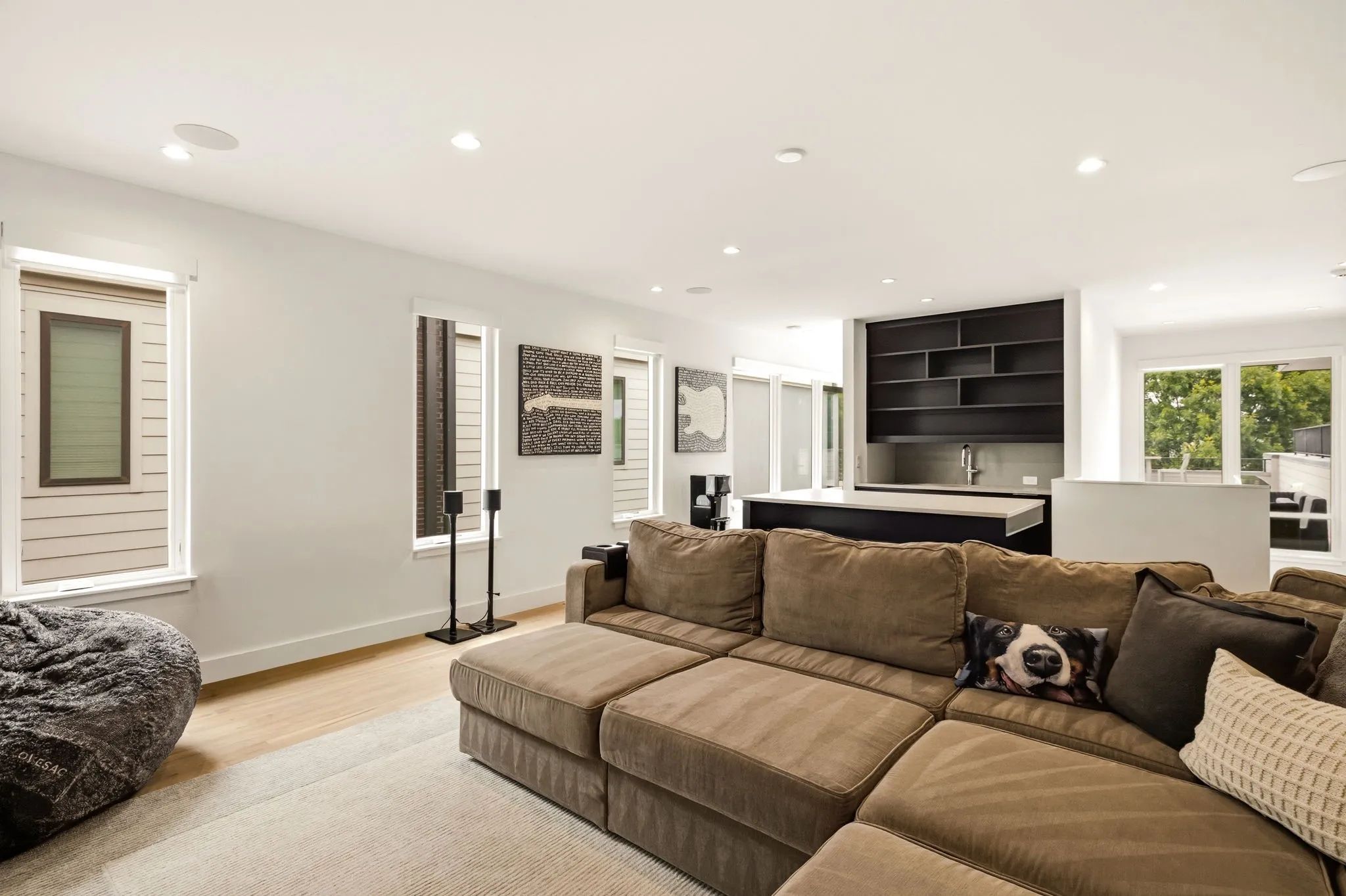 Single Family Residence For Sale in Dallas County , 5133 Vickery Boulevard, Dallas, Texas 75206, 3 Bedroom, 5 Bathroom, 2 Garage spaces, 4,001 Sqft, built in 2023, Preowned, mls#21229890, Real Estate Agent in Dallas, Homes For Sale in Dallas county, Homes For Sale in Dallas, Realtor in Dallas Texas, Real Estate Brokerage Independent Realty Texas, Luminita Cordes Realtor
