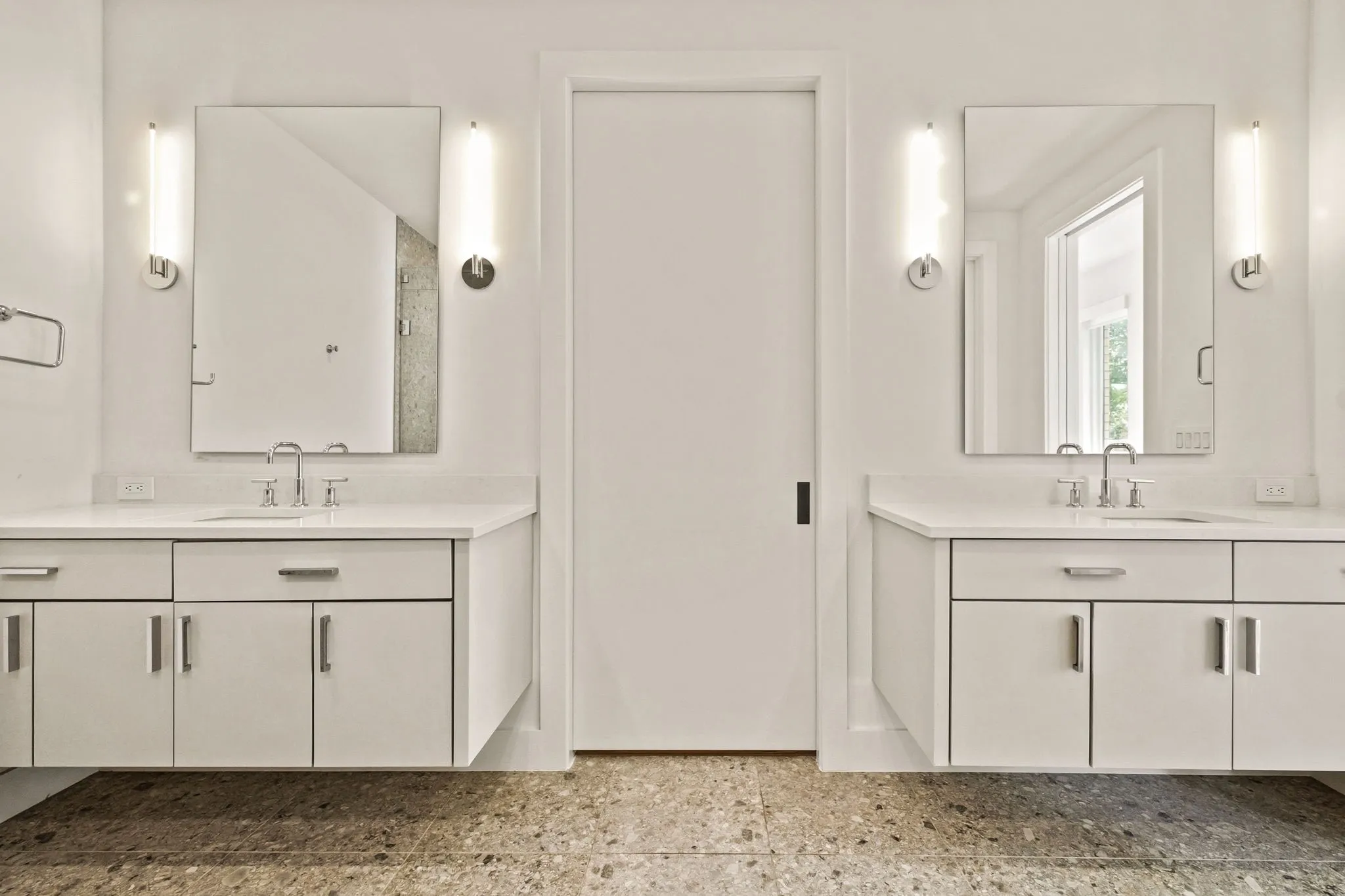 Single Family Residence For Sale in Dallas County , 5133 Vickery Boulevard, Dallas, Texas 75206, 3 Bedroom, 5 Bathroom, 2 Garage spaces, 4,001 Sqft, built in 2023, Preowned, mls#21229890, Real Estate Agent in Dallas, Homes For Sale in Dallas county, Homes For Sale in Dallas, Realtor in Dallas Texas, Real Estate Brokerage Independent Realty Texas, Luminita Cordes Realtor