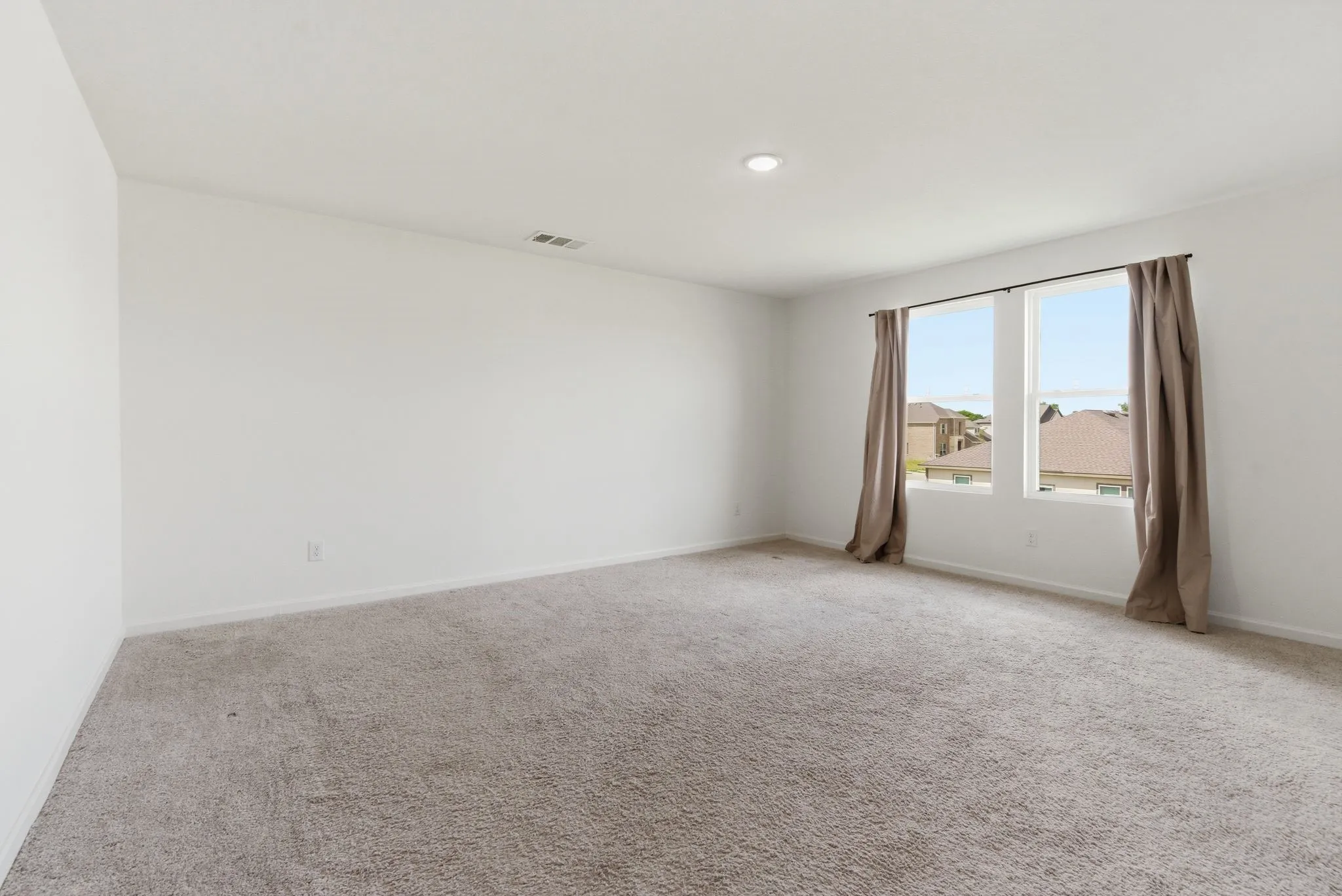Single Family Residence For Sale in Tarrant County , 1648 Hossler Trail, Fort Worth, Texas 76052, 4 Bedroom, 3 Bathroom, 2 Garage spaces, 2,095 Sqft, built in 2023, mls#21229940, Real Estate Agent in Fort Worth, Homes For Sale in Tarrant county, Homes For Sale in Fort Worth, Realtor in Fort Worth Texas, Real Estate Brokerage Independent Realty Texas, Luminita Cordes Realtor