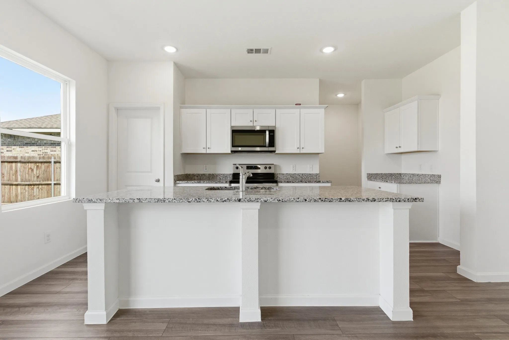 Single Family Residence For Sale in Tarrant County , 1648 Hossler Trail, Fort Worth, Texas 76052, 4 Bedroom, 3 Bathroom, 2 Garage spaces, 2,095 Sqft, built in 2023, mls#21229940, Real Estate Agent in Fort Worth, Homes For Sale in Tarrant county, Homes For Sale in Fort Worth, Realtor in Fort Worth Texas, Real Estate Brokerage Independent Realty Texas, Luminita Cordes Realtor