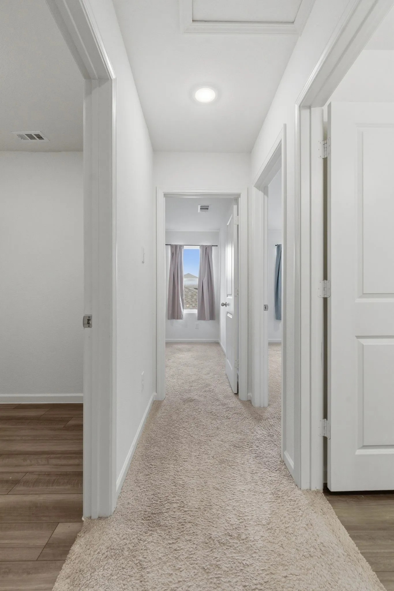 Single Family Residence For Sale in Tarrant County , 1648 Hossler Trail, Fort Worth, Texas 76052, 4 Bedroom, 3 Bathroom, 2 Garage spaces, 2,095 Sqft, built in 2023, mls#21229940, Real Estate Agent in Fort Worth, Homes For Sale in Tarrant county, Homes For Sale in Fort Worth, Realtor in Fort Worth Texas, Real Estate Brokerage Independent Realty Texas, Luminita Cordes Realtor