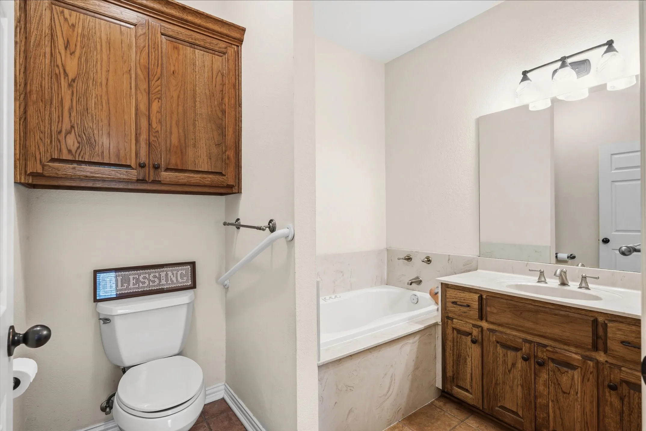 Single Family Residence For Sale in Van Zandt County , 167 VZ County Road 4202, Canton, Texas 75103, 4 Bedrooms, 3 Bathrooms, 3 Garage spaces, 2,408 Sqft, built in 2006, Preowned, Price $600,000, mls#21223940, Real Estate Agent in Canton, Homes For Sale in Van Zandt county, Homes For Sale in Canton, Realtor in Canton Texas, Real Estate Brokerage Independent Realty Texas, Luminita Cordes Realtor