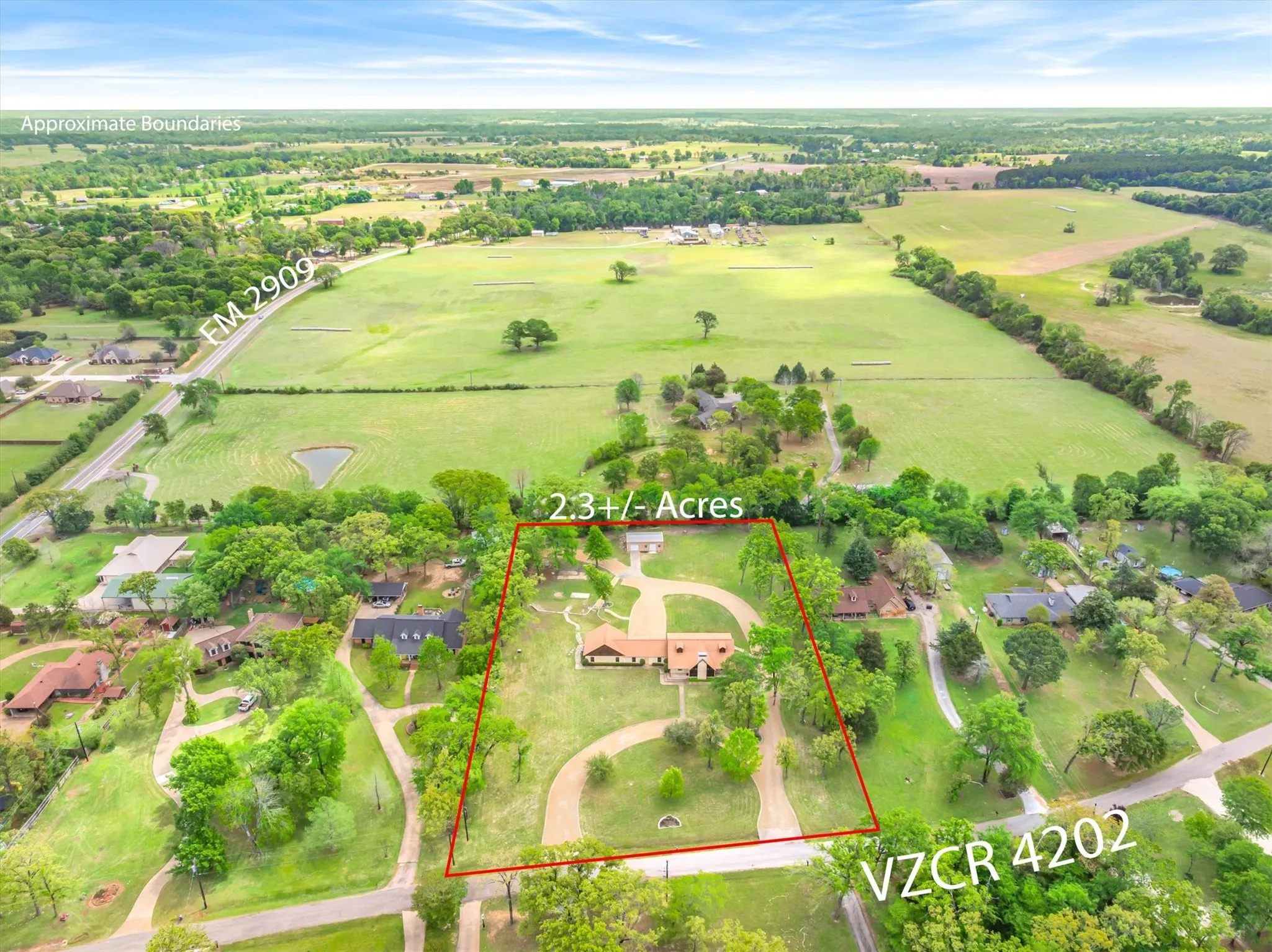 Single Family Residence For Sale in Van Zandt County , 167 VZ County Road 4202, Canton, Texas 75103, 4 Bedrooms, 3 Bathrooms, 3 Garage spaces, 2,408 Sqft, built in 2006, Preowned, Price $600,000, mls#21223940, Real Estate Agent in Canton, Homes For Sale in Van Zandt county, Homes For Sale in Canton, Realtor in Canton Texas, Real Estate Brokerage Independent Realty Texas, Luminita Cordes Realtor
