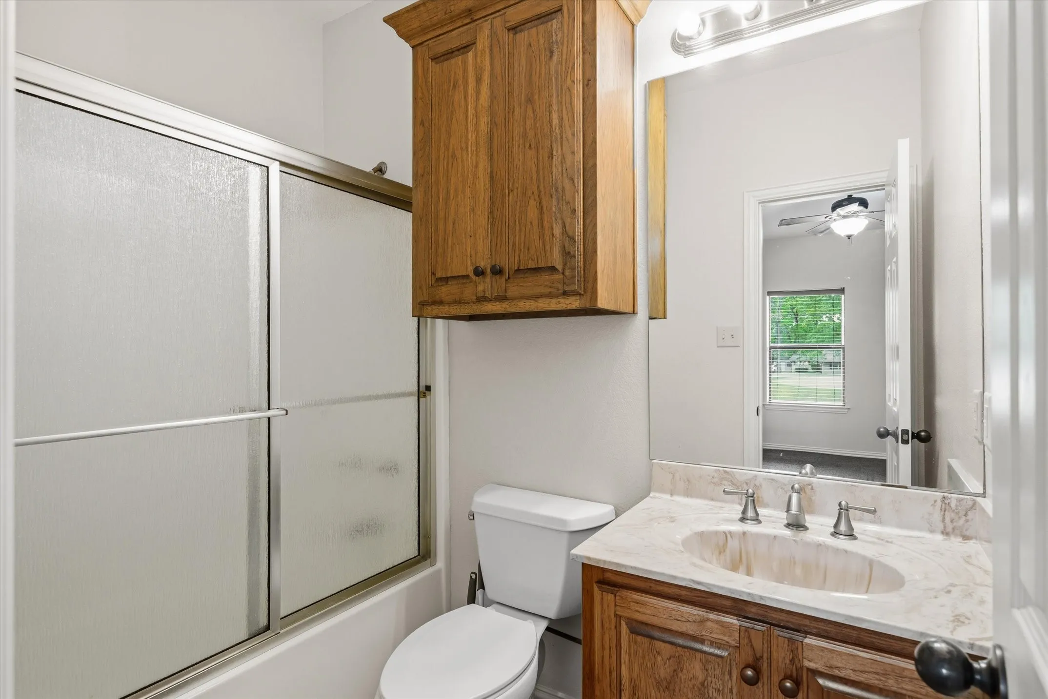 Single Family Residence For Sale in Van Zandt County , 167 VZ County Road 4202, Canton, Texas 75103, 4 Bedrooms, 3 Bathrooms, 3 Garage spaces, 2,408 Sqft, built in 2006, Preowned, Price $600,000, mls#21223940, Real Estate Agent in Canton, Homes For Sale in Van Zandt county, Homes For Sale in Canton, Realtor in Canton Texas, Real Estate Brokerage Independent Realty Texas, Luminita Cordes Realtor