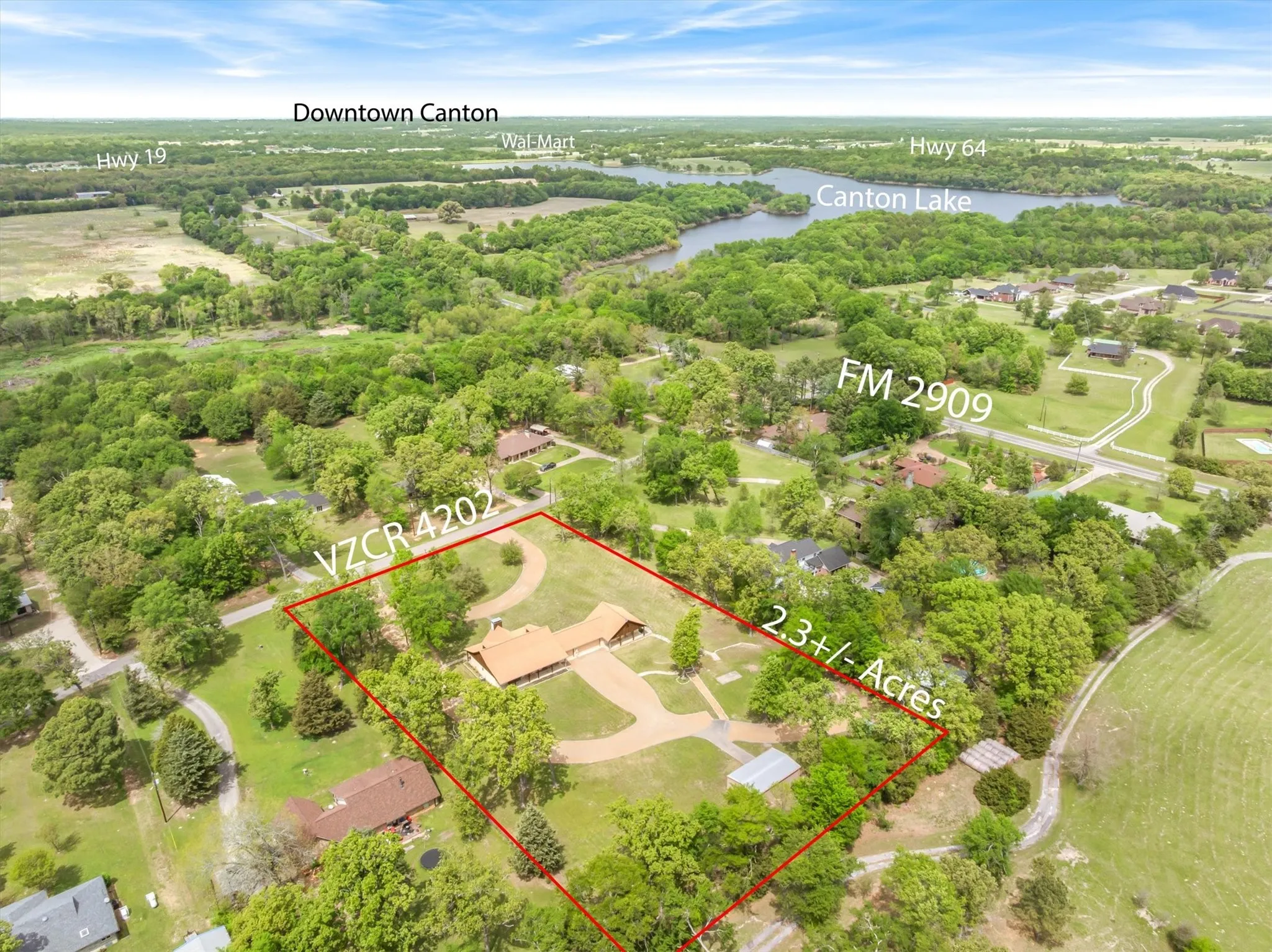 Single Family Residence For Sale in Van Zandt County , 167 VZ County Road 4202, Canton, Texas 75103, 4 Bedrooms, 3 Bathrooms, 3 Garage spaces, 2,408 Sqft, built in 2006, Preowned, Price $600,000, mls#21223940, Real Estate Agent in Canton, Homes For Sale in Van Zandt county, Homes For Sale in Canton, Realtor in Canton Texas, Real Estate Brokerage Independent Realty Texas, Luminita Cordes Realtor