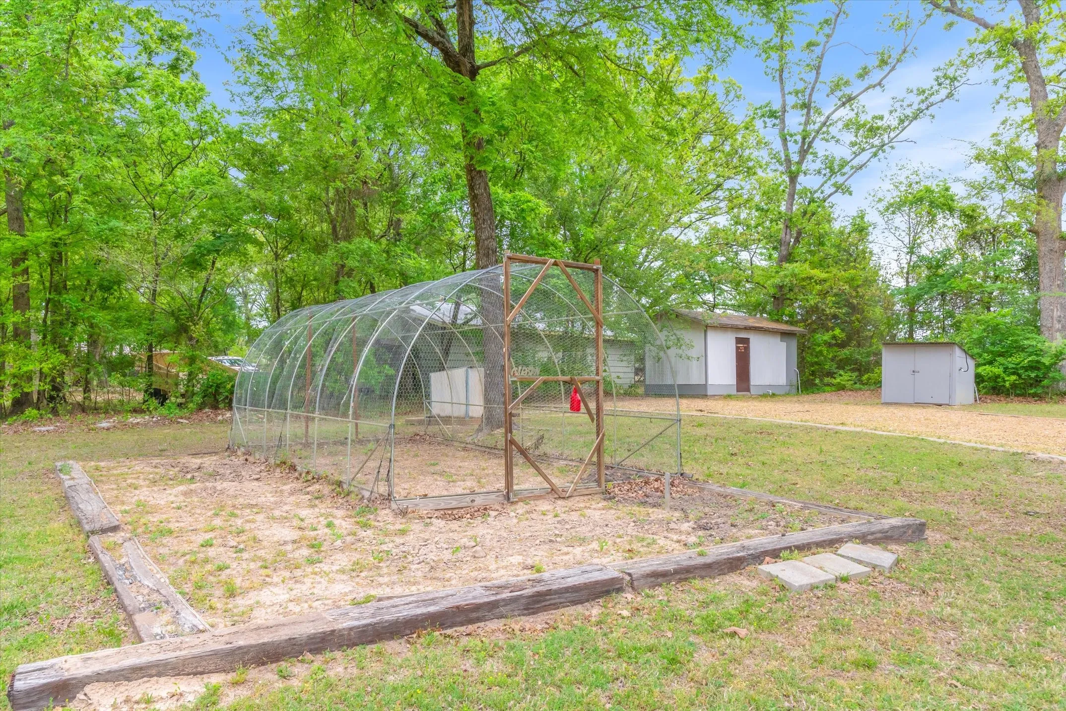Single Family Residence For Sale in Van Zandt County , 167 VZ County Road 4202, Canton, Texas 75103, 4 Bedrooms, 3 Bathrooms, 3 Garage spaces, 2,408 Sqft, built in 2006, Preowned, Price $600,000, mls#21223940, Real Estate Agent in Canton, Homes For Sale in Van Zandt county, Homes For Sale in Canton, Realtor in Canton Texas, Real Estate Brokerage Independent Realty Texas, Luminita Cordes Realtor