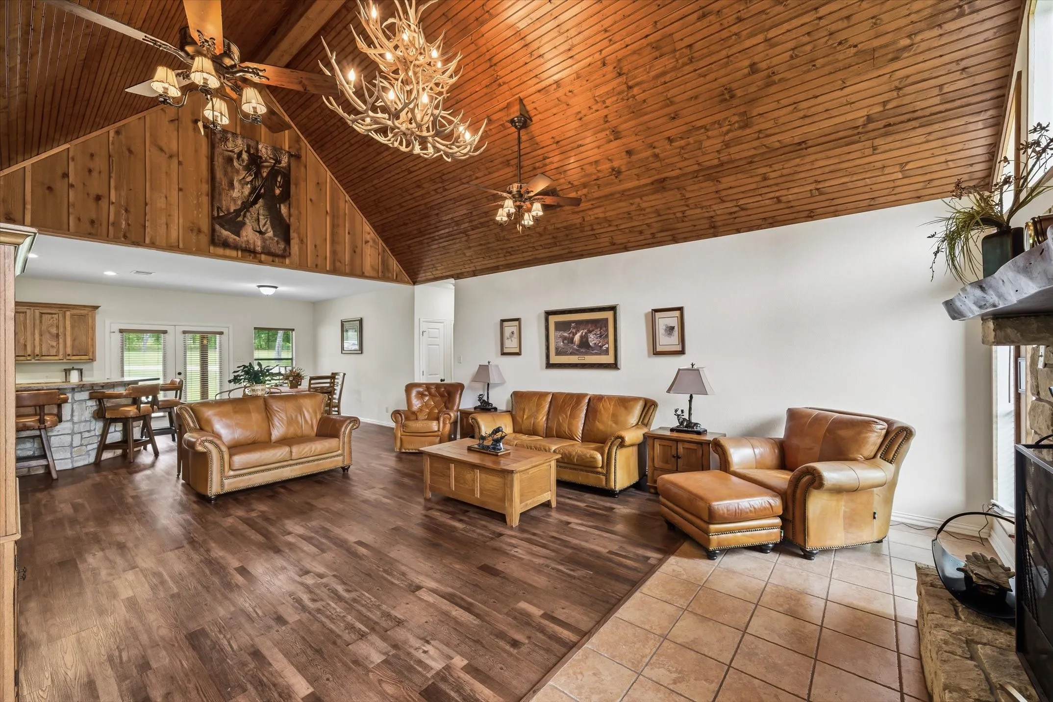 Single Family Residence For Sale in Van Zandt County , 167 VZ County Road 4202, Canton, Texas 75103, 4 Bedrooms, 3 Bathrooms, 3 Garage spaces, 2,408 Sqft, built in 2006, Preowned, Price $600,000, mls#21223940, Real Estate Agent in Canton, Homes For Sale in Van Zandt county, Homes For Sale in Canton, Realtor in Canton Texas, Real Estate Brokerage Independent Realty Texas, Luminita Cordes Realtor