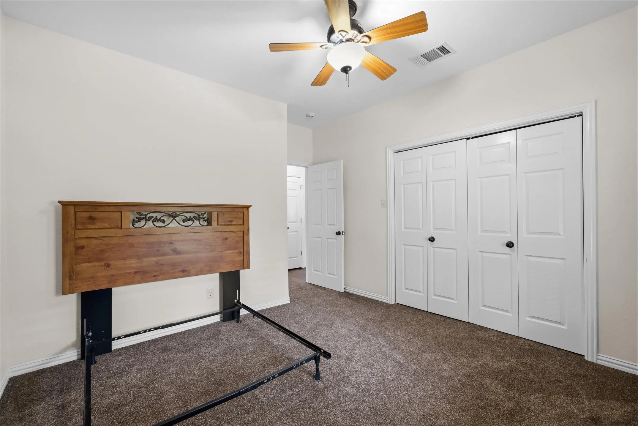 Single Family Residence For Sale in Van Zandt County , 167 VZ County Road 4202, Canton, Texas 75103, 4 Bedrooms, 3 Bathrooms, 3 Garage spaces, 2,408 Sqft, built in 2006, Preowned, Price $600,000, mls#21223940, Real Estate Agent in Canton, Homes For Sale in Van Zandt county, Homes For Sale in Canton, Realtor in Canton Texas, Real Estate Brokerage Independent Realty Texas, Luminita Cordes Realtor