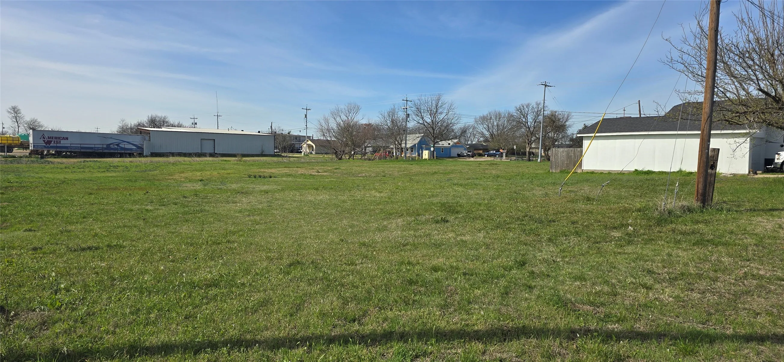 Single Family Residence For Sale in Denton County , 614 N 2nd Street, Sanger, Texas 76266, 3 Bedrooms, 2 Bathrooms, 1 Garage spaces, 1,286 Sqft, built in 1969, Price $449,000, mls#21224559, Real Estate Agent in Sanger, Homes For Sale in Denton county, Homes For Sale in Sanger, Realtor in Sanger Texas, Real Estate Brokerage Independent Realty Texas, Luminita Cordes Realtor