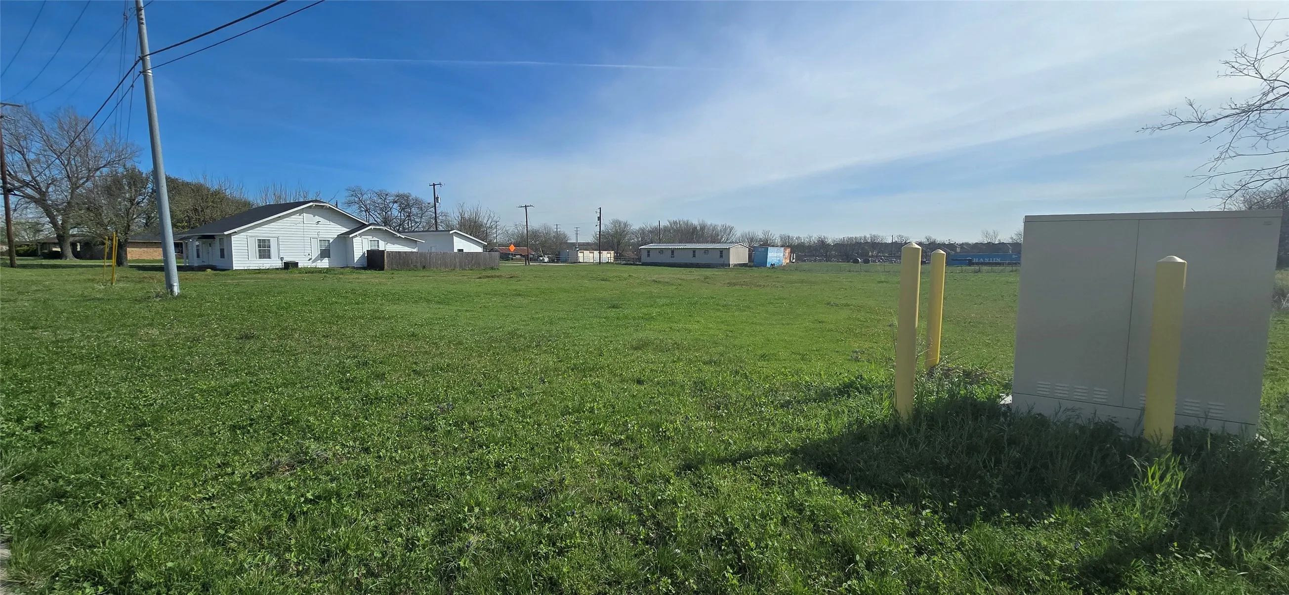 Single Family Residence For Sale in Denton County , 614 N 2nd Street, Sanger, Texas 76266, 3 Bedrooms, 2 Bathrooms, 1 Garage spaces, 1,286 Sqft, built in 1969, Price $449,000, mls#21224559, Real Estate Agent in Sanger, Homes For Sale in Denton county, Homes For Sale in Sanger, Realtor in Sanger Texas, Real Estate Brokerage Independent Realty Texas, Luminita Cordes Realtor