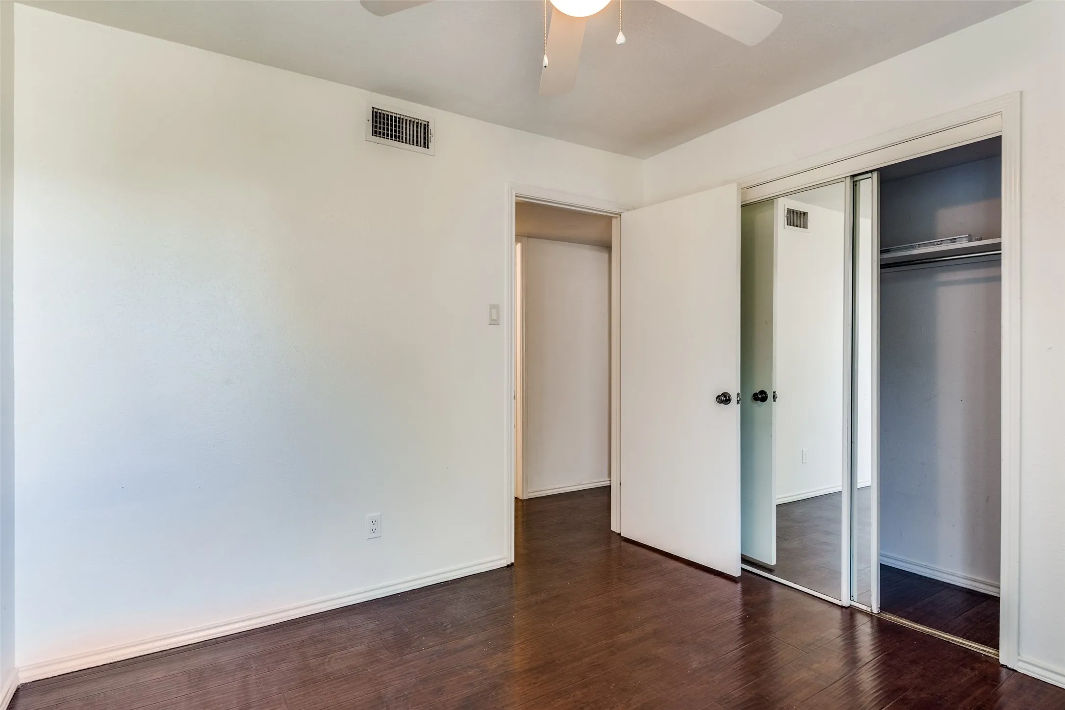 Condominium For Sale in Dallas County , 5902 Marvin Loving Drive 201, Garland, Texas 75043, 2 Bedroom, 2 Bathroom, Garage spaces, 929 Sqft, built in 1982, Preowned, mls#21227389, Real Estate Agent in Garland, Homes For Sale in Dallas county, Homes For Sale in Garland, Realtor in Garland Texas, Real Estate Brokerage Independent Realty Texas, Luminita Cordes Realtor