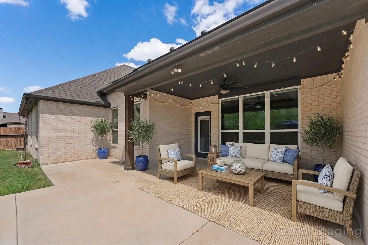Single Family Residence For Sale in Parker County , 1001 Resolute Road, Millsap, Texas 76066, 3 Bedrooms, 3 Bathrooms, 2 Garage spaces, 2,236 Sqft, built in 2021, Preowned, Price $779,900, mls#21224628, Real Estate Agent in Millsap, Homes For Sale in Parker county, Homes For Sale in Millsap, Realtor in Millsap Texas, Real Estate Brokerage Independent Realty Texas, Luminita Cordes Realtor