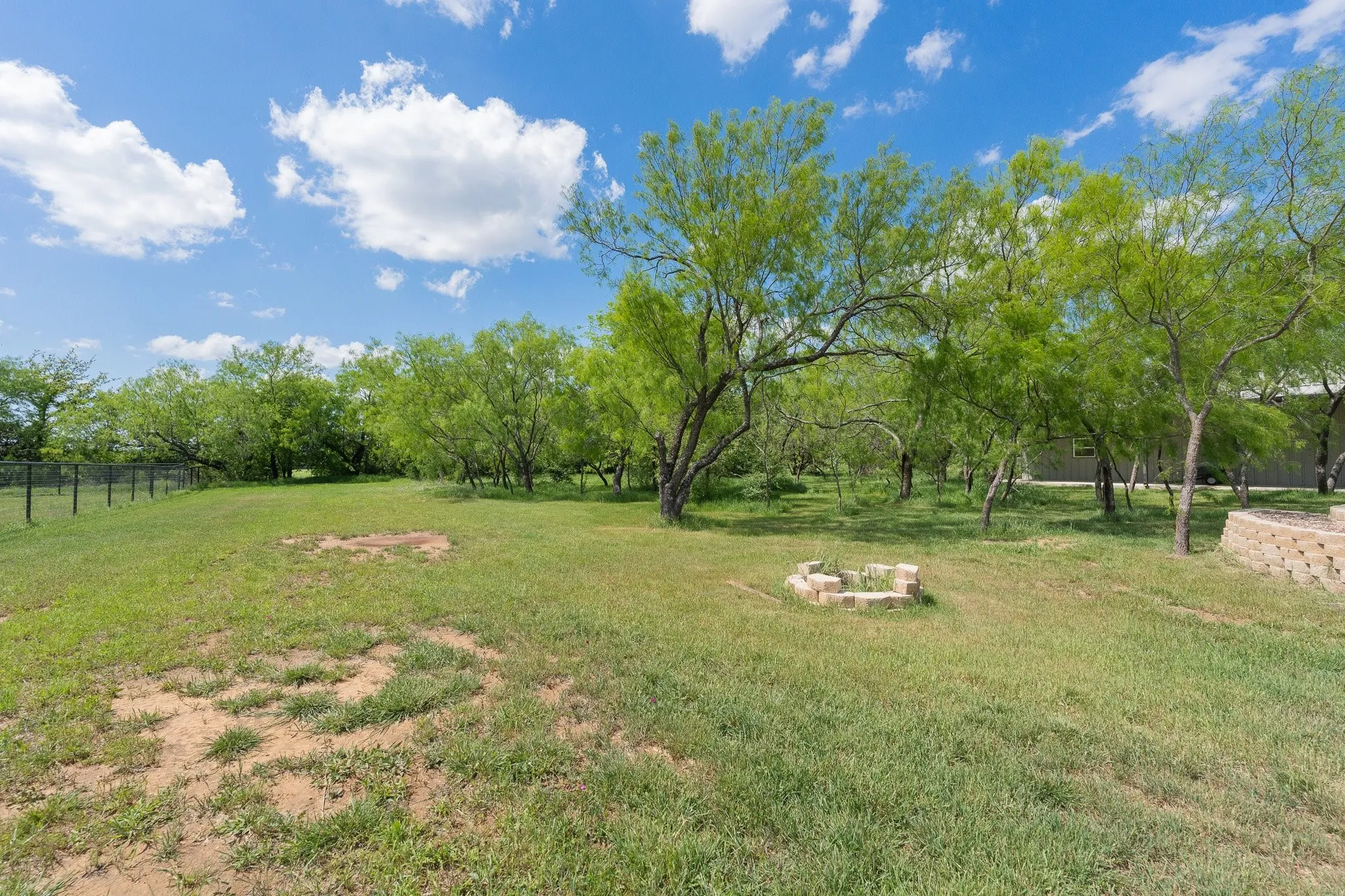 Single Family Residence For Sale in Parker County , 1001 Resolute Road, Millsap, Texas 76066, 3 Bedrooms, 3 Bathrooms, 2 Garage spaces, 2,236 Sqft, built in 2021, Preowned, Price $779,900, mls#21224628, Real Estate Agent in Millsap, Homes For Sale in Parker county, Homes For Sale in Millsap, Realtor in Millsap Texas, Real Estate Brokerage Independent Realty Texas, Luminita Cordes Realtor