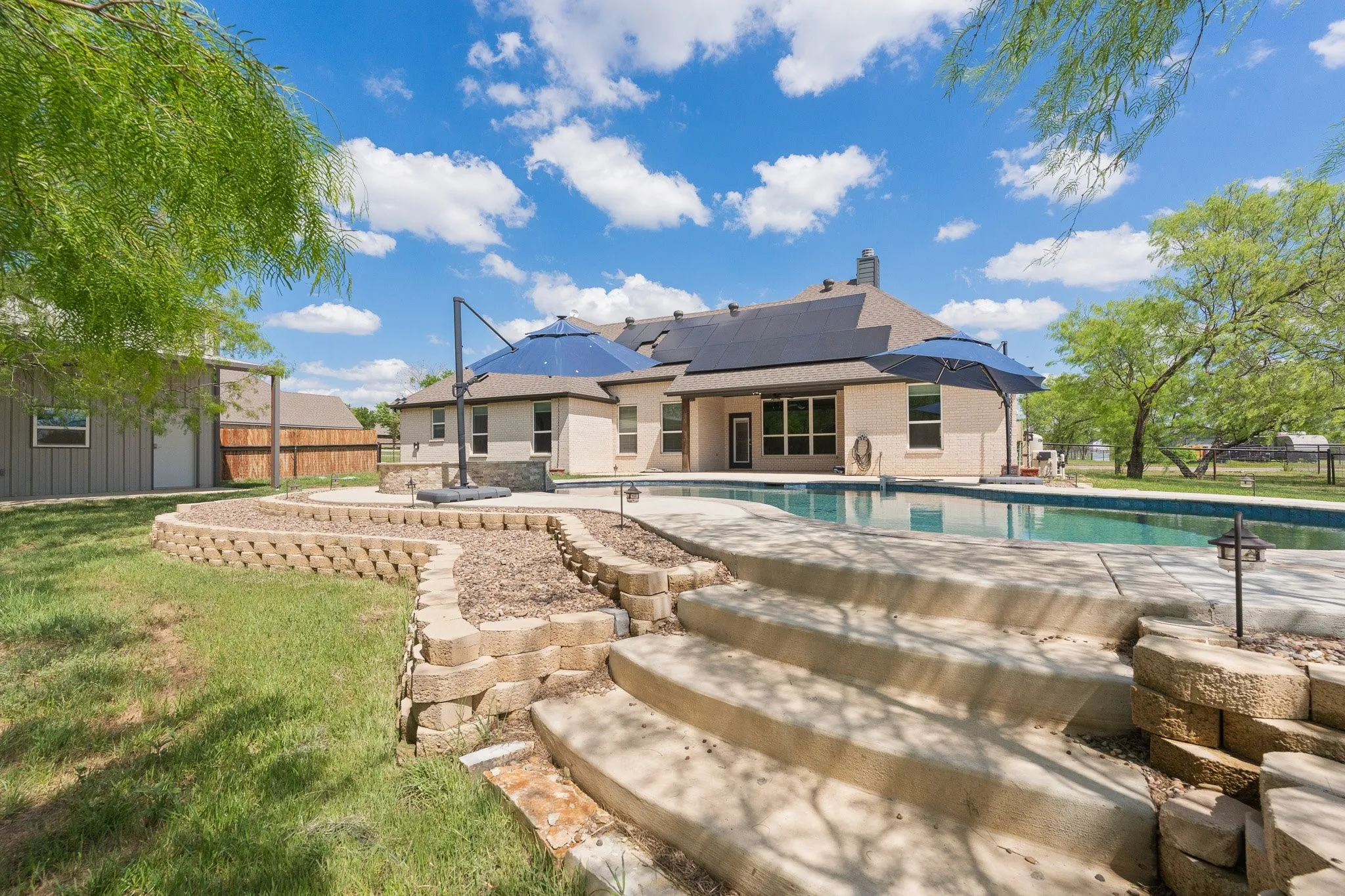 Single Family Residence For Sale in Parker County , 1001 Resolute Road, Millsap, Texas 76066, 3 Bedrooms, 3 Bathrooms, 2 Garage spaces, 2,236 Sqft, built in 2021, Preowned, Price $779,900, mls#21224628, Real Estate Agent in Millsap, Homes For Sale in Parker county, Homes For Sale in Millsap, Realtor in Millsap Texas, Real Estate Brokerage Independent Realty Texas, Luminita Cordes Realtor