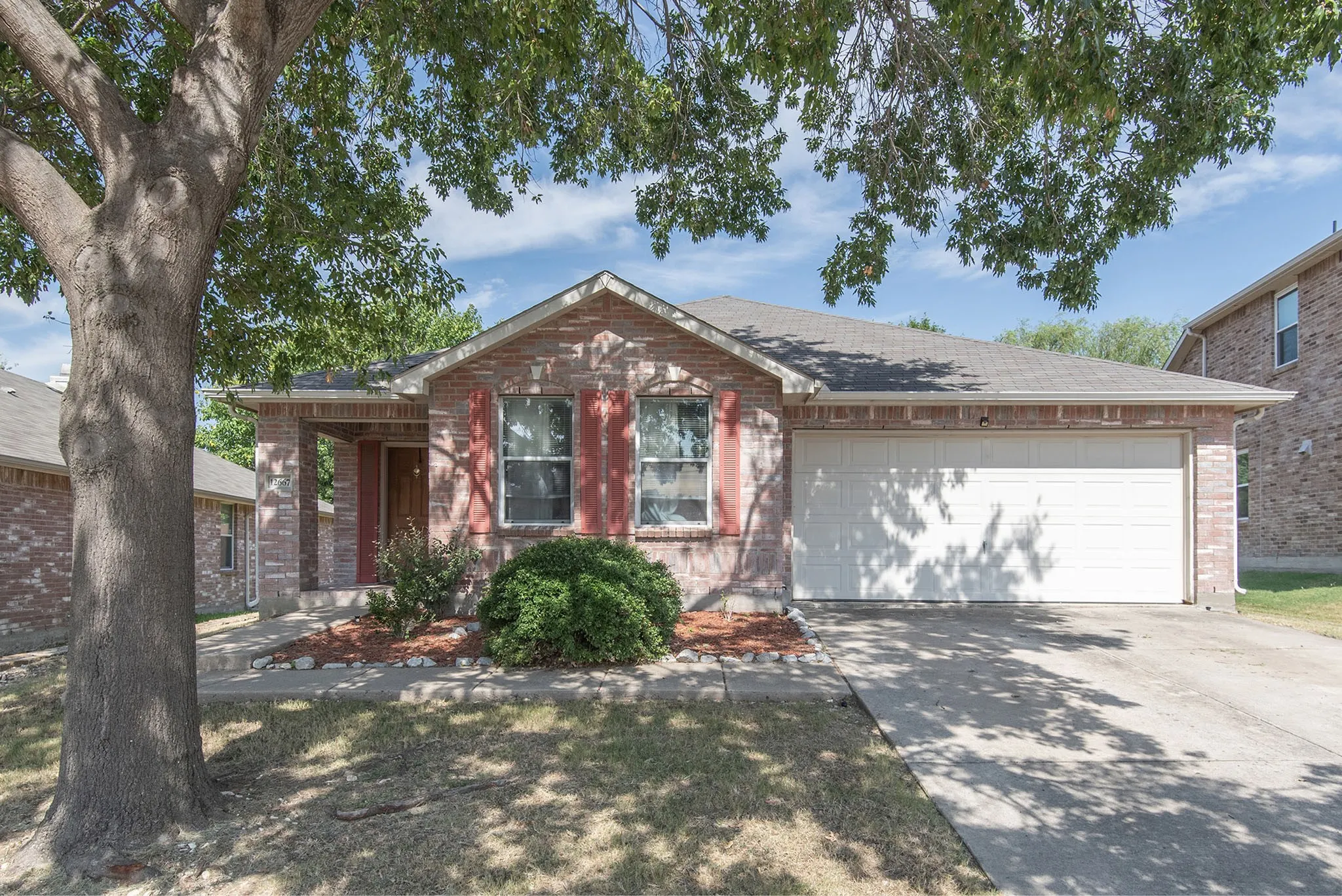 Single Family Residence For Rent in Collin County , 12667 Vandelia Street, Frisco, Texas 75035, 3 Bedroom, 2 Bathroom, 2 Garage spaces, 2,038 Sqft, built in 2004, Preowned, mls#21229928, Real Estate Agent in Frisco, Homes For Rent in Collin county, Homes For Rent in Frisco, Realtor in Frisco Texas, Real Estate Brokerage Independent Realty Texas, Luminita Cordes Realtor