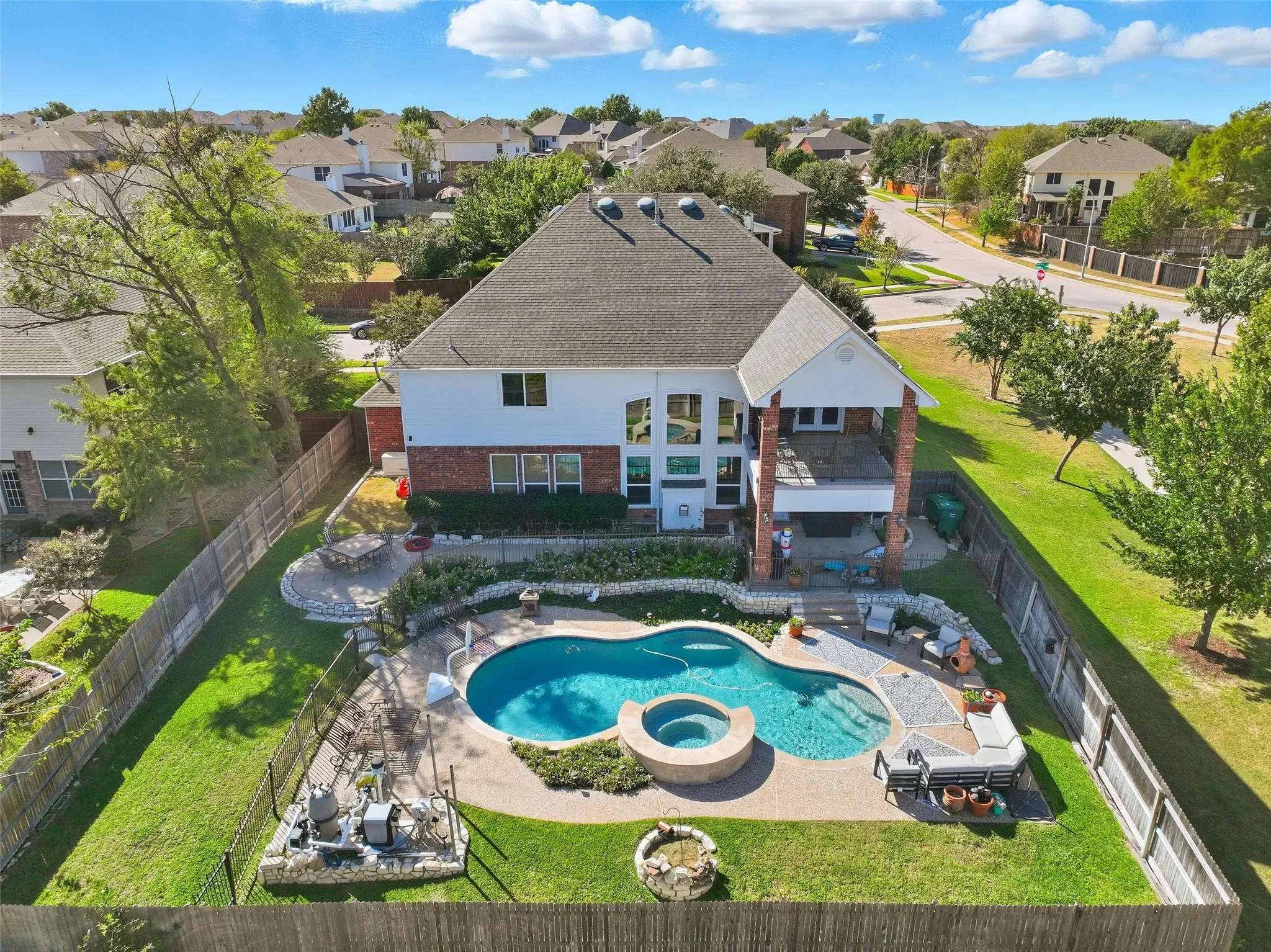 Single Family Residence For Sale in Tarrant County , 5212 Whisper Drive, Fort Worth, Texas 76123, 5 Bedroom, 4 Bathroom, 3 Garage spaces, 3,750 Sqft, built in 2002, mls#21224195, Real Estate Agent in Fort Worth, Homes For Sale in Tarrant county, Homes For Sale in Fort Worth, Realtor in Fort Worth Texas, Real Estate Brokerage Independent Realty Texas, Luminita Cordes Realtor