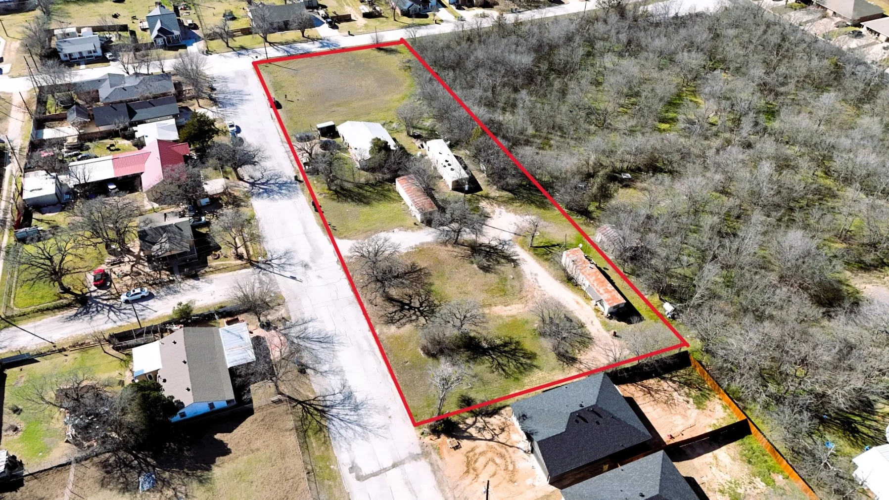 Mobile Home For Sale in Wise County , 1311 Irvin Street, Bridgeport, Texas 76426, 2 Bedroom, 1 Bathroom, Garage spaces, 648 Sqft, built in 1975, Preowned, mls#21230066, Real Estate Agent in Bridgeport, Homes For Sale in Wise county, Homes For Sale in Bridgeport, Realtor in Bridgeport Texas, Real Estate Brokerage Independent Realty Texas, Luminita Cordes Realtor