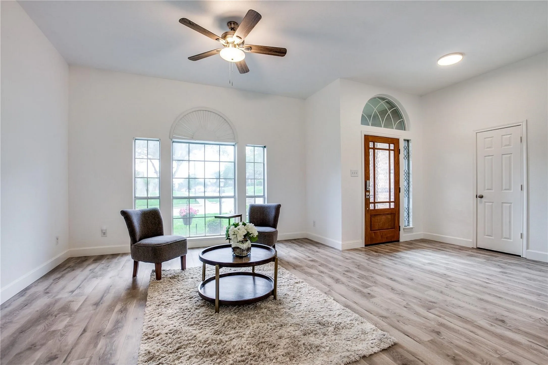 Single Family Residence For Rent in Denton County , 3306 Ashleaf Drive, Carrollton, Texas 75007, 4 Bedroom, 2 Bathroom, 2 Garage spaces, 2,019 Sqft, built in 1991, mls#21229982, Real Estate Agent in Carrollton, Homes For Rent in Denton county, Homes For Rent in Carrollton, Realtor in Carrollton Texas, Real Estate Brokerage Independent Realty Texas, Luminita Cordes Realtor